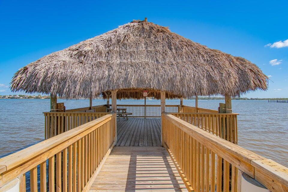 8200 Lakeshore Drive 2010