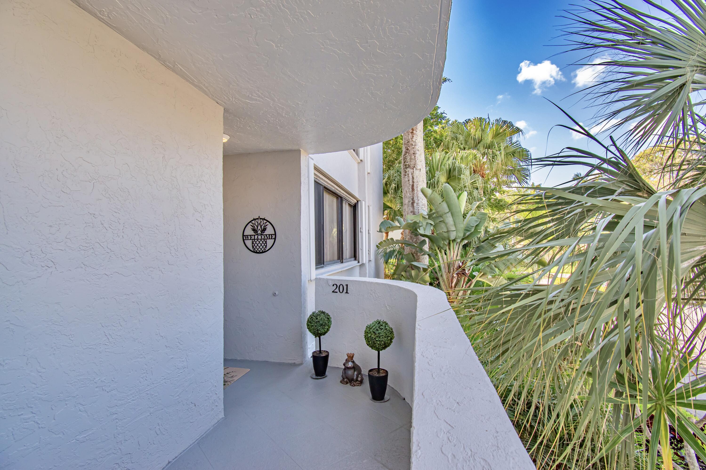 8200 Lakeshore Drive 2010