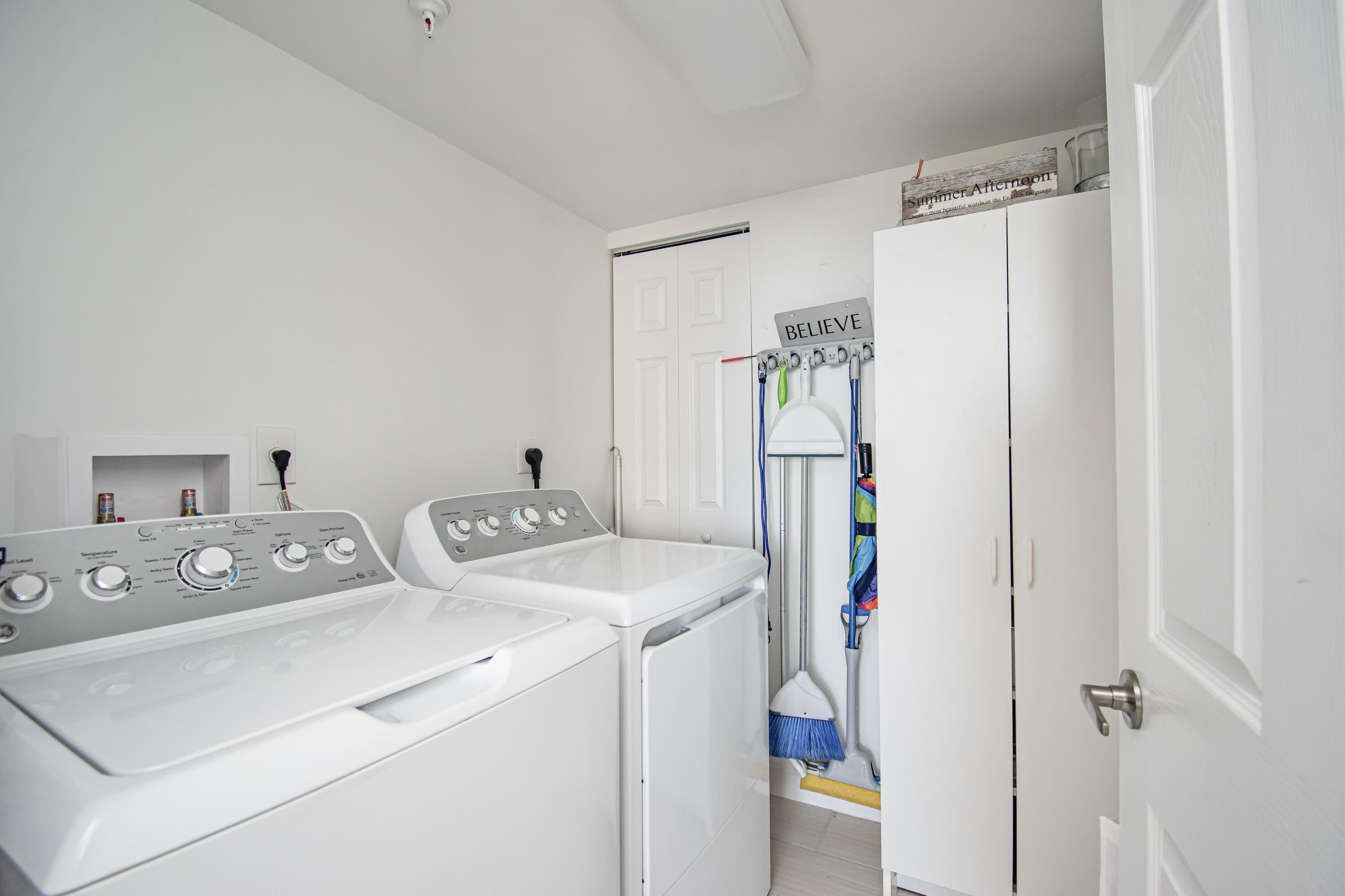 8200 Lakeshore Drive 2010