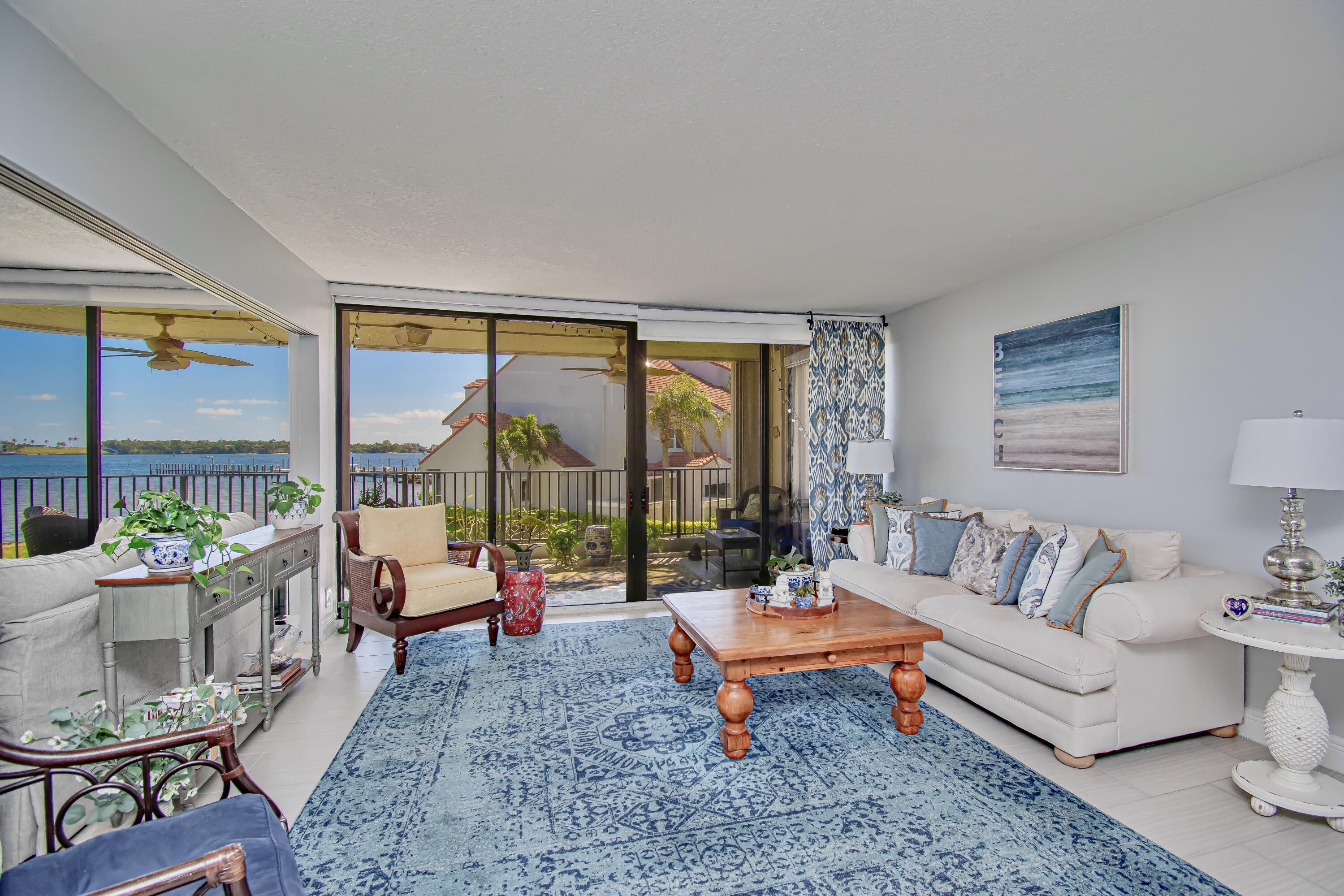 8200 Lakeshore Drive 2010