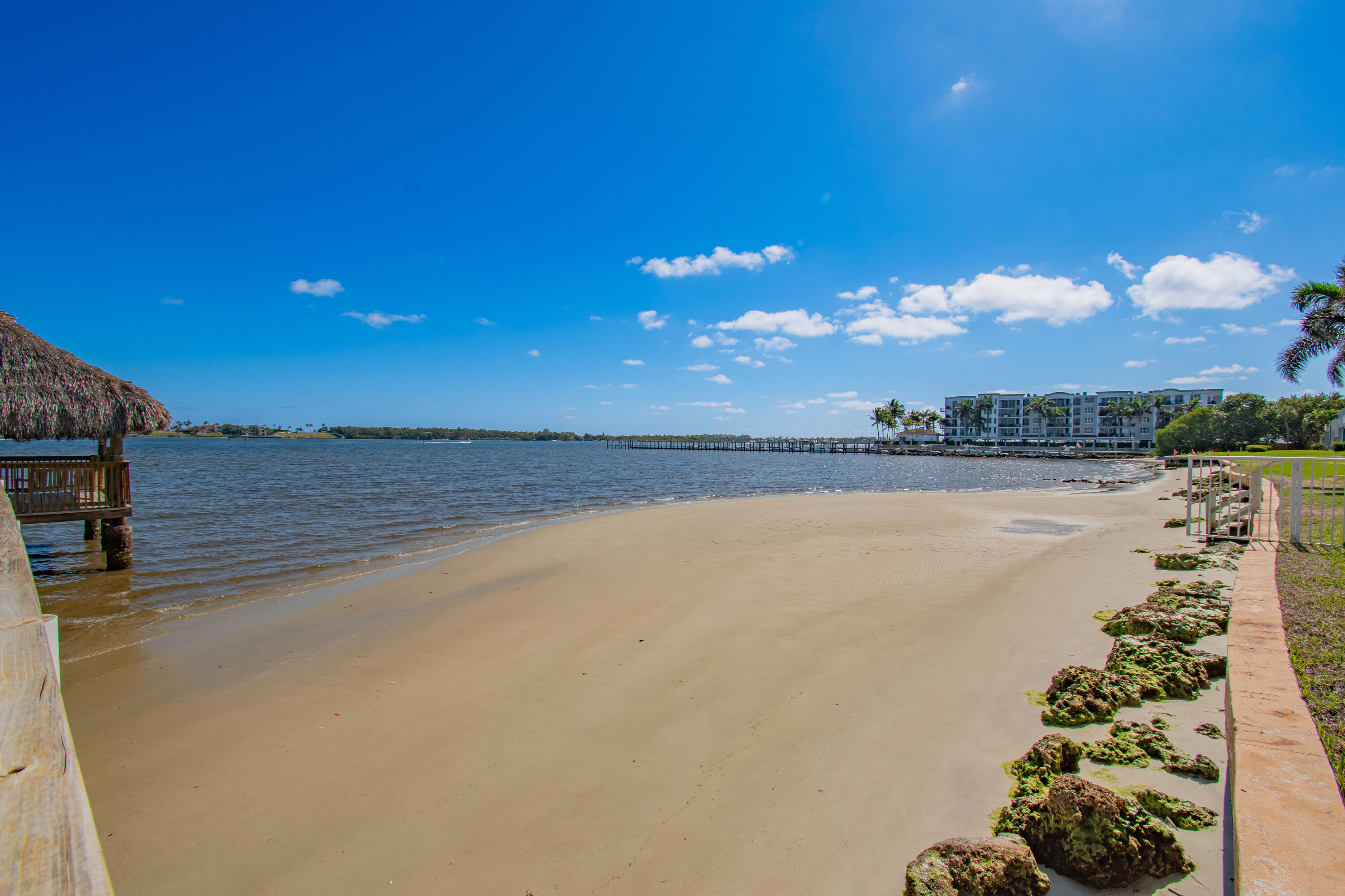 8200 Lakeshore Drive 2010