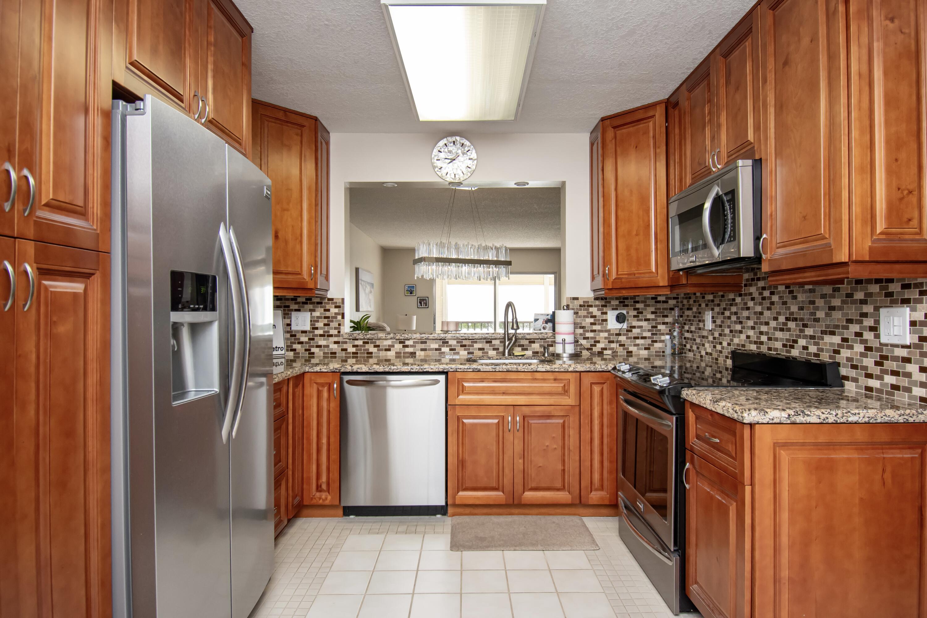 7286 Huntington Lane 408