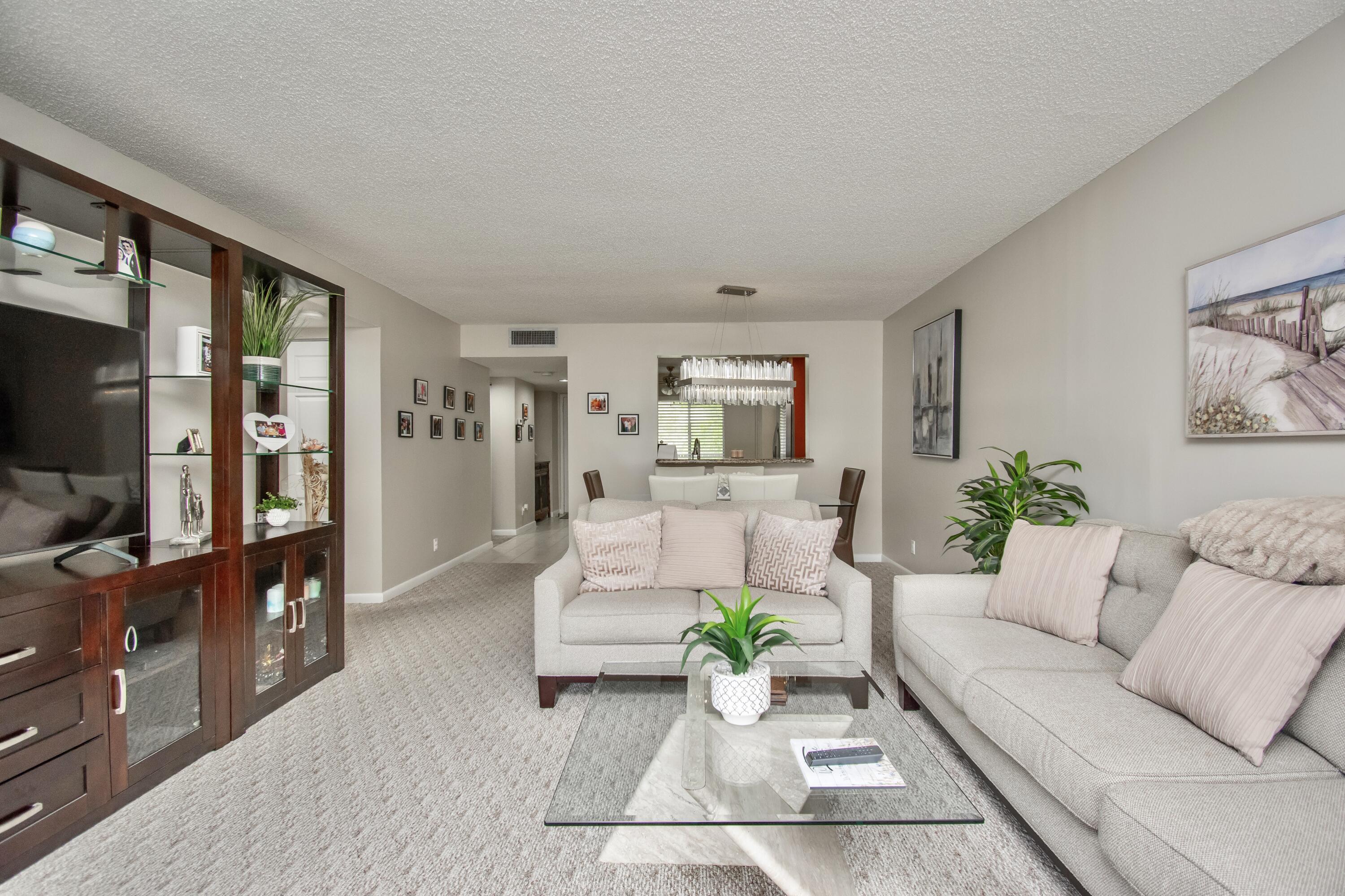 7286 Huntington Lane 408