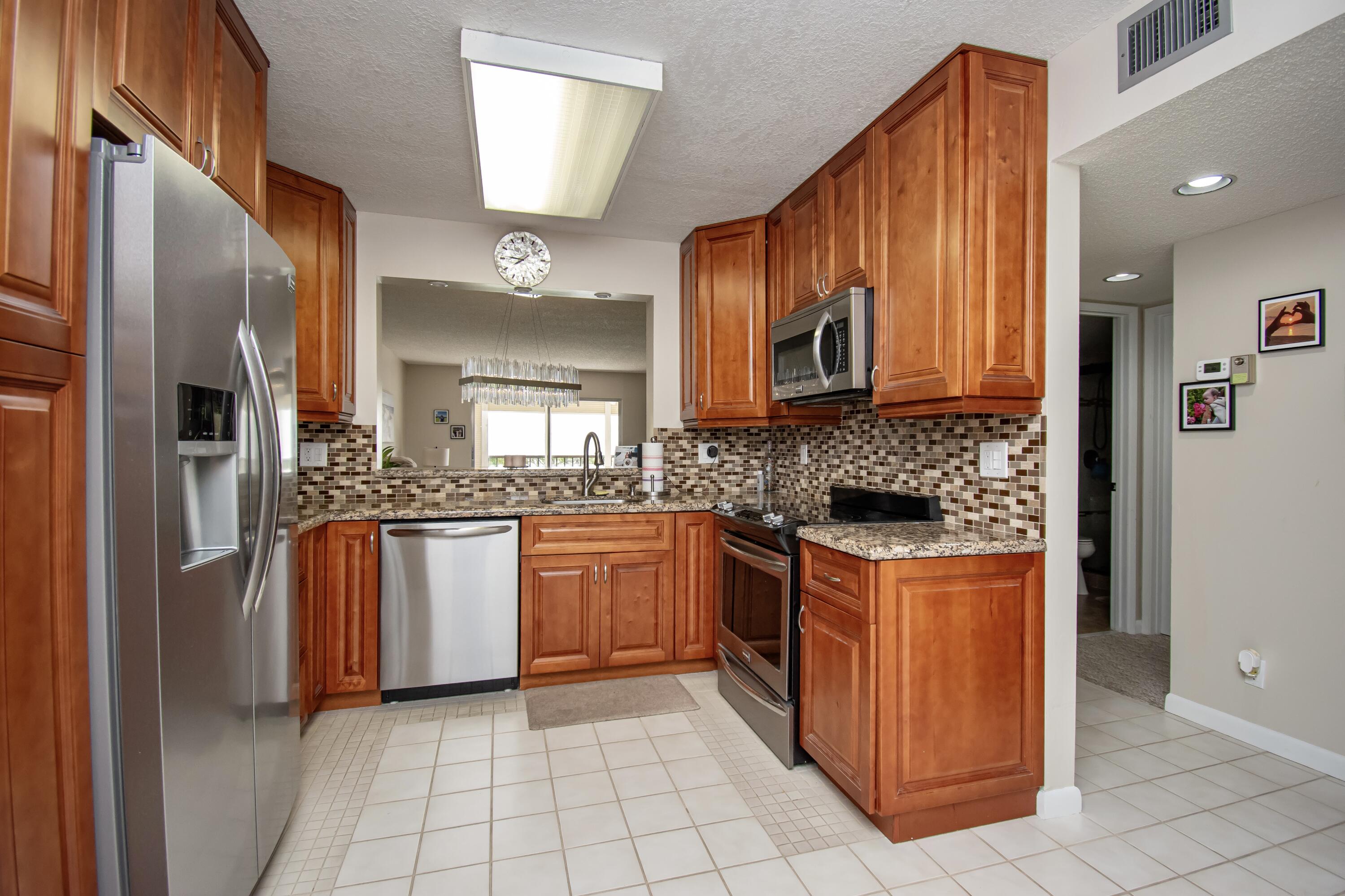 7286 Huntington Lane 408
