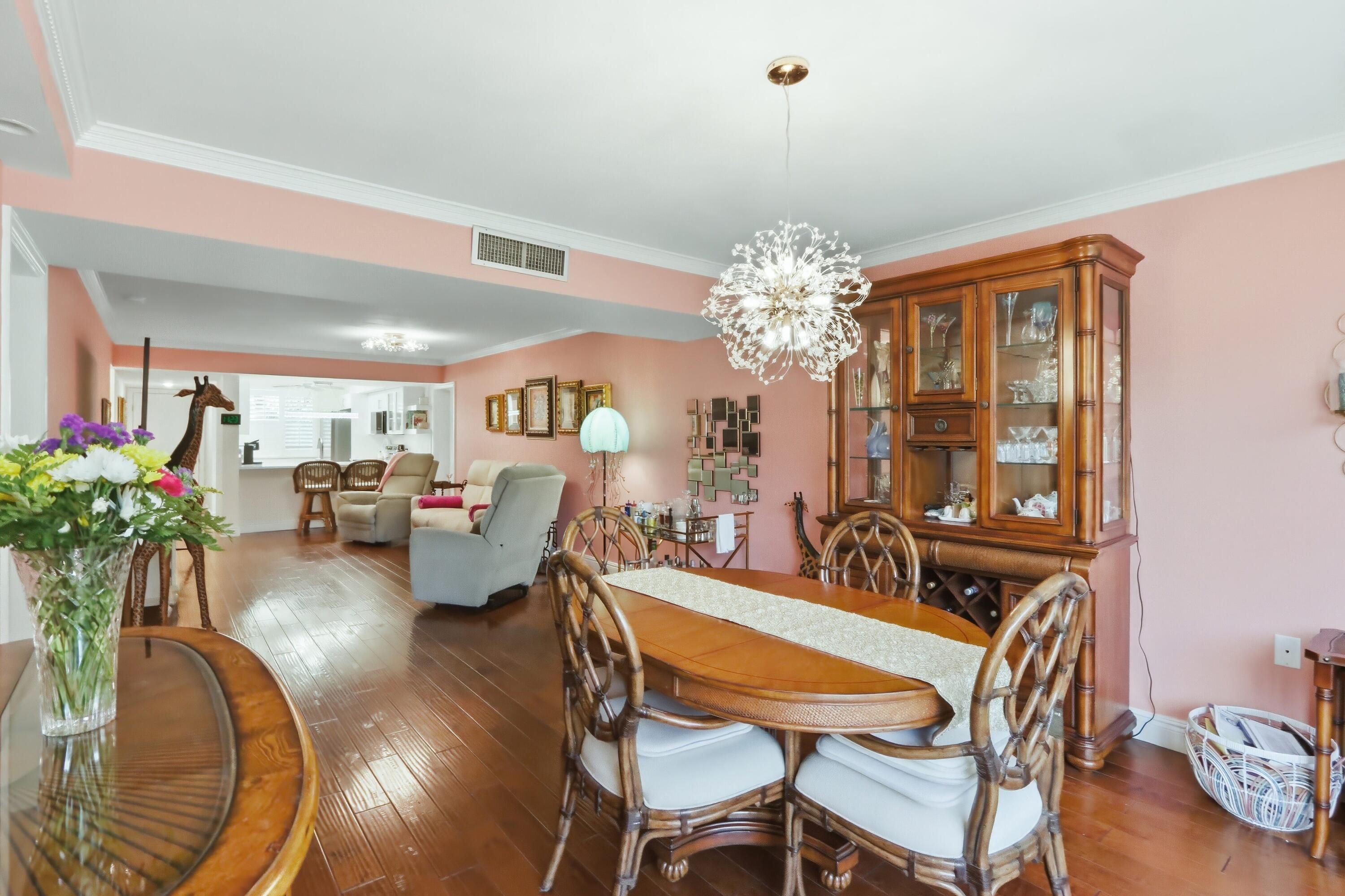 6133 Balboa Circle 302