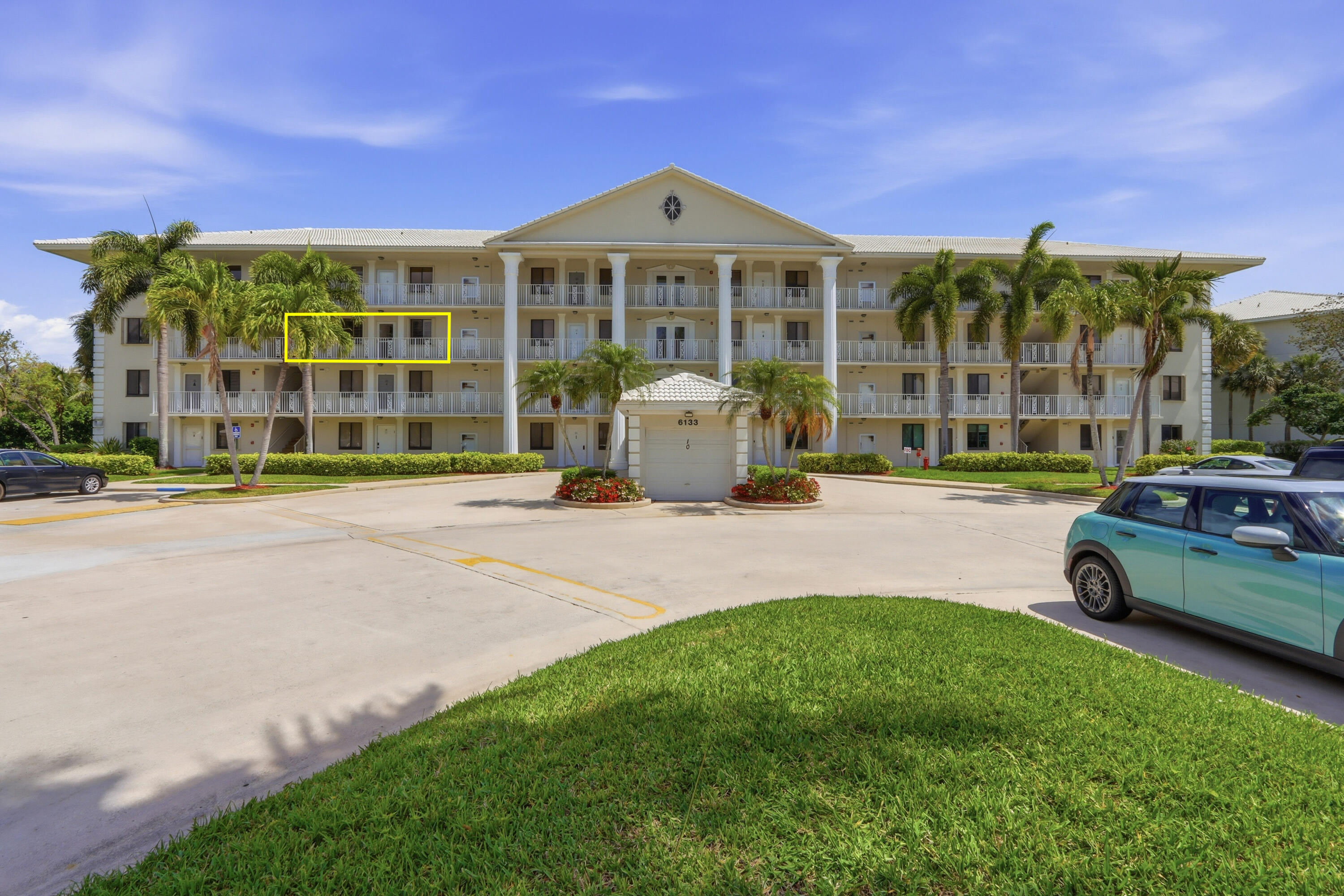 6133 Balboa Circle 302