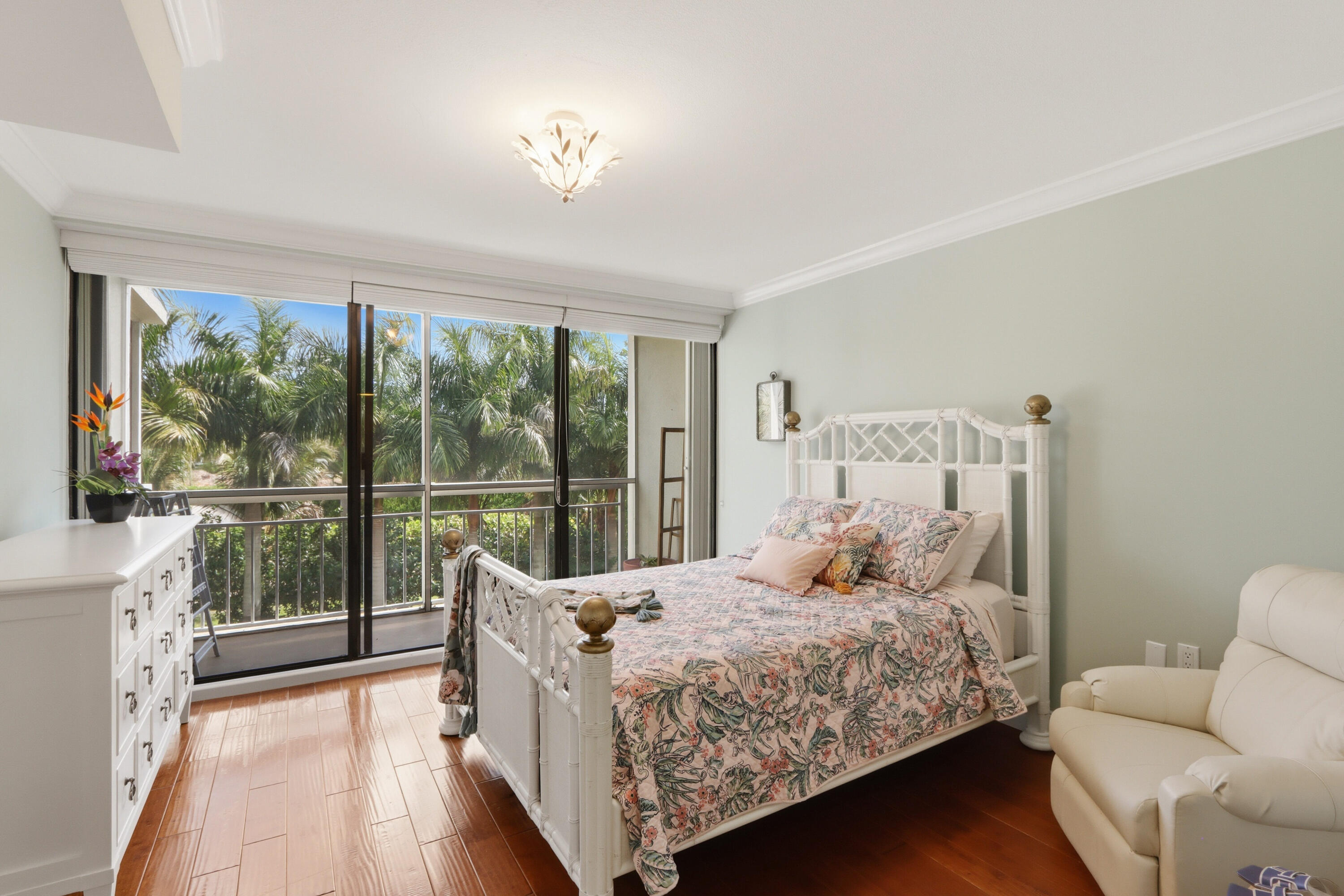 6133 Balboa Circle 302