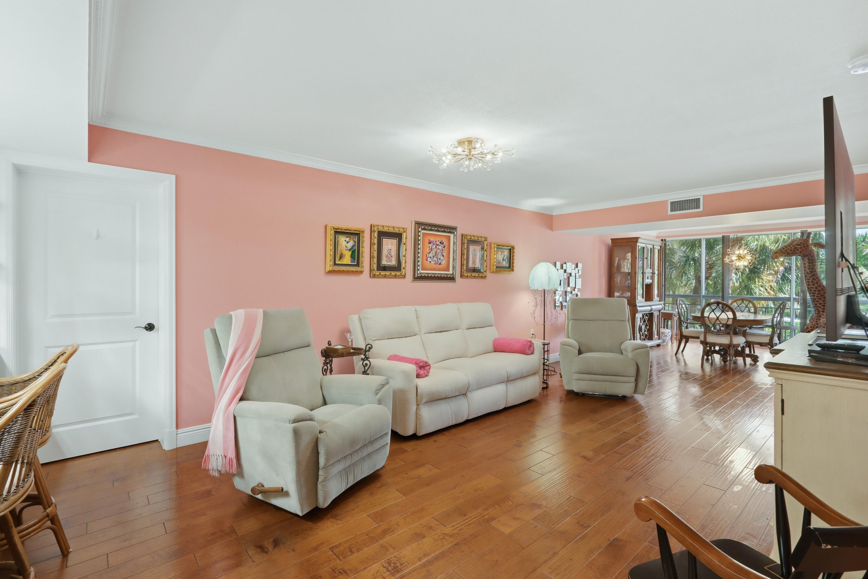 6133 Balboa Circle 302