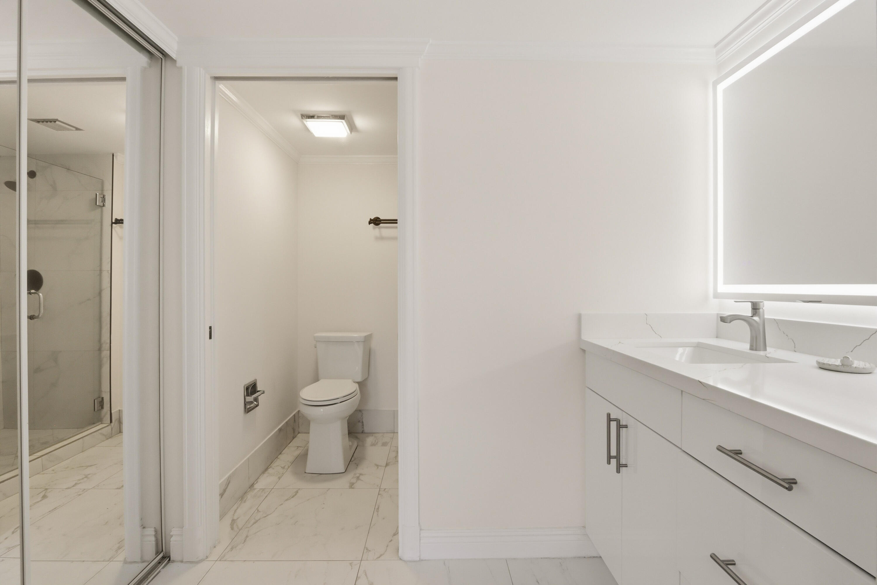 6133 Balboa Circle 302