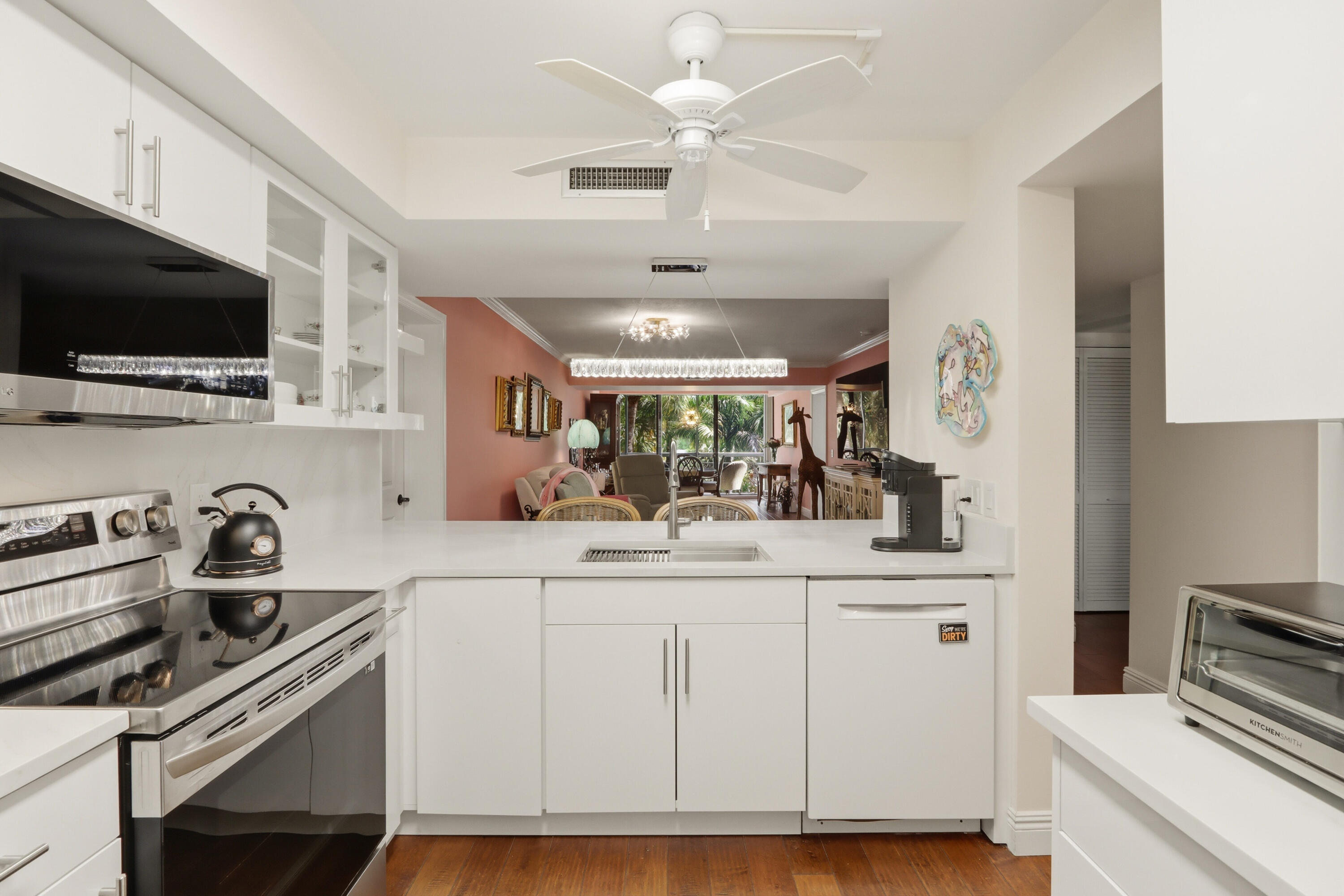 6133 Balboa Circle 302