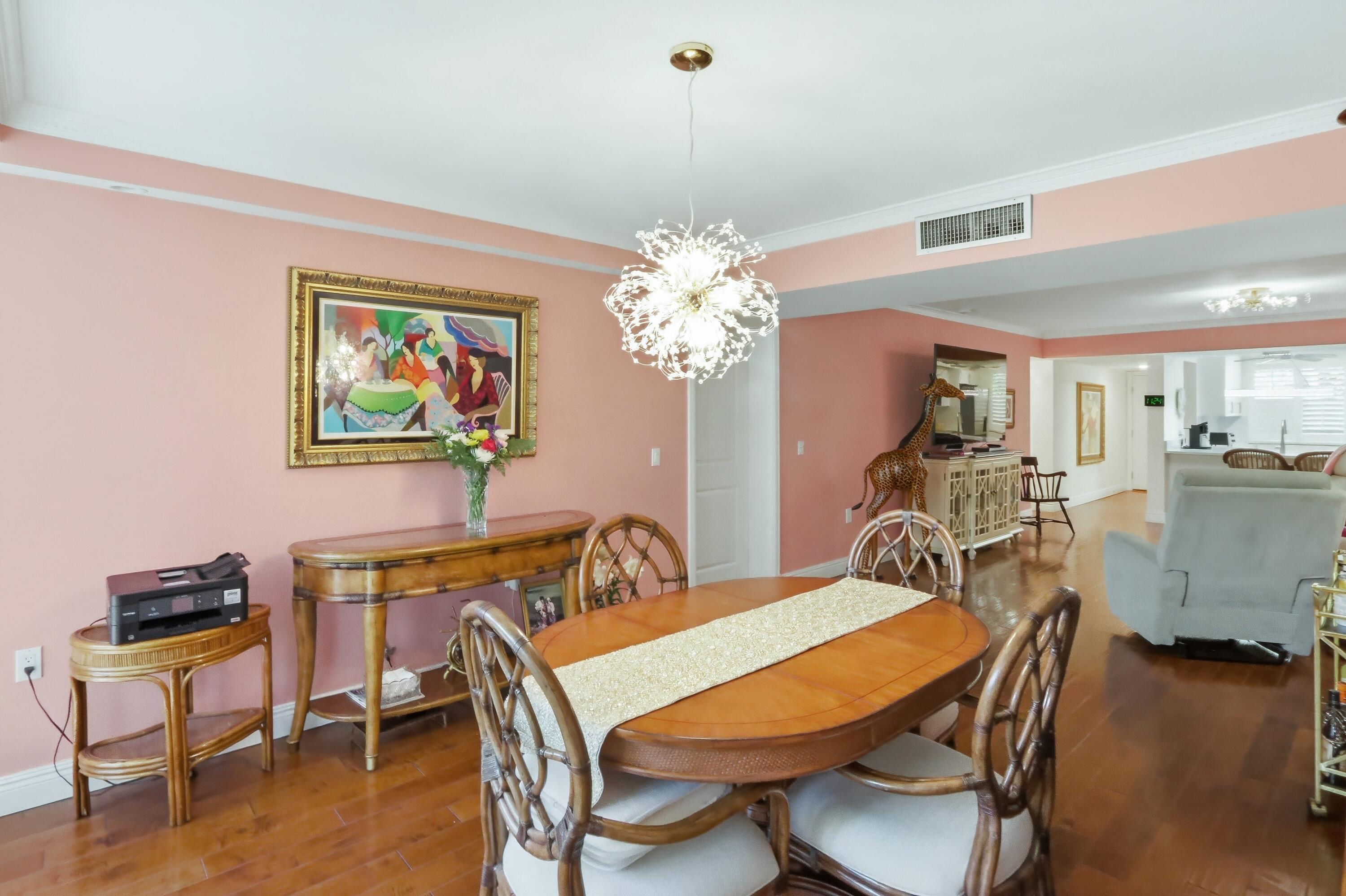 6133 Balboa Circle 302