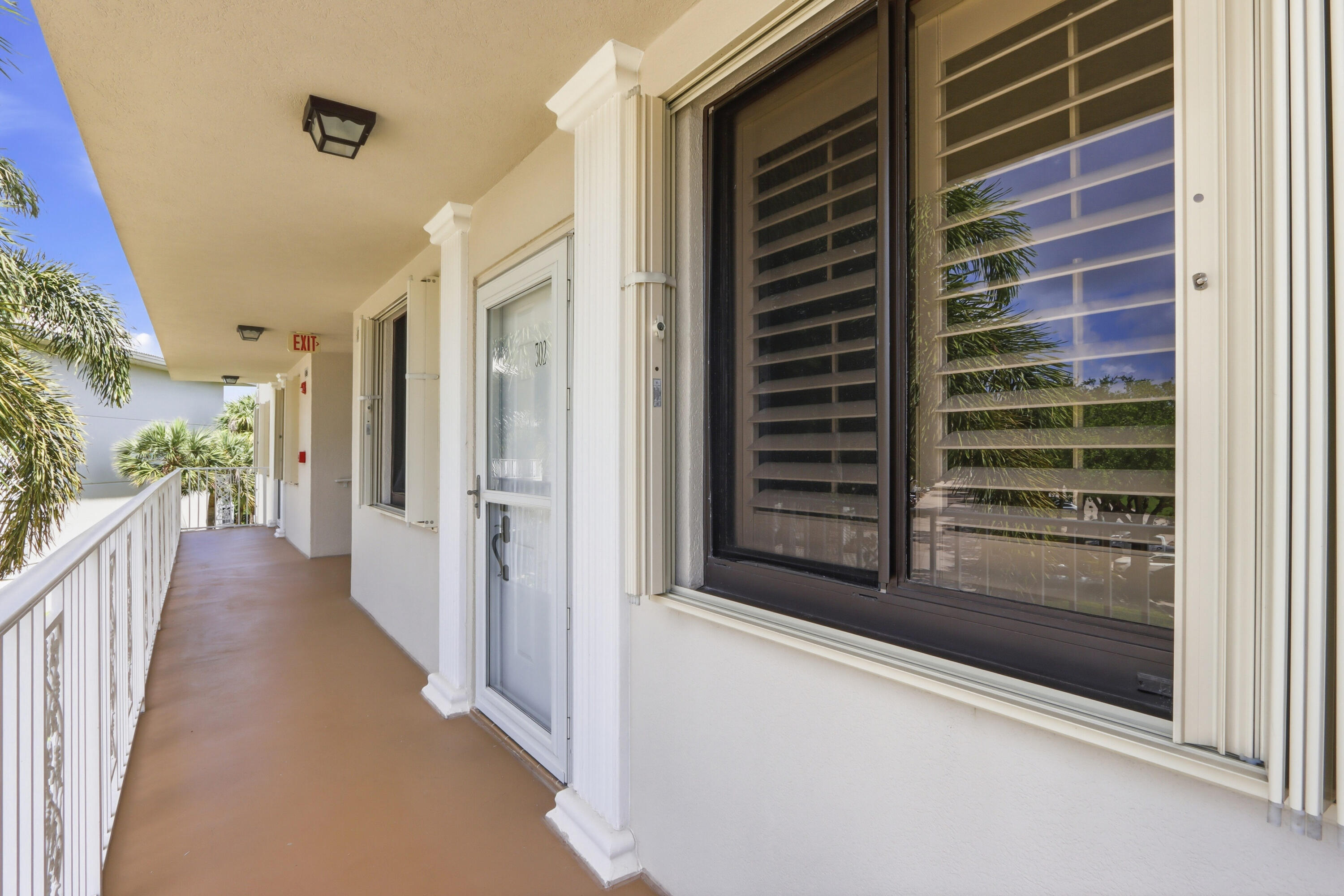 6133 Balboa Circle 302