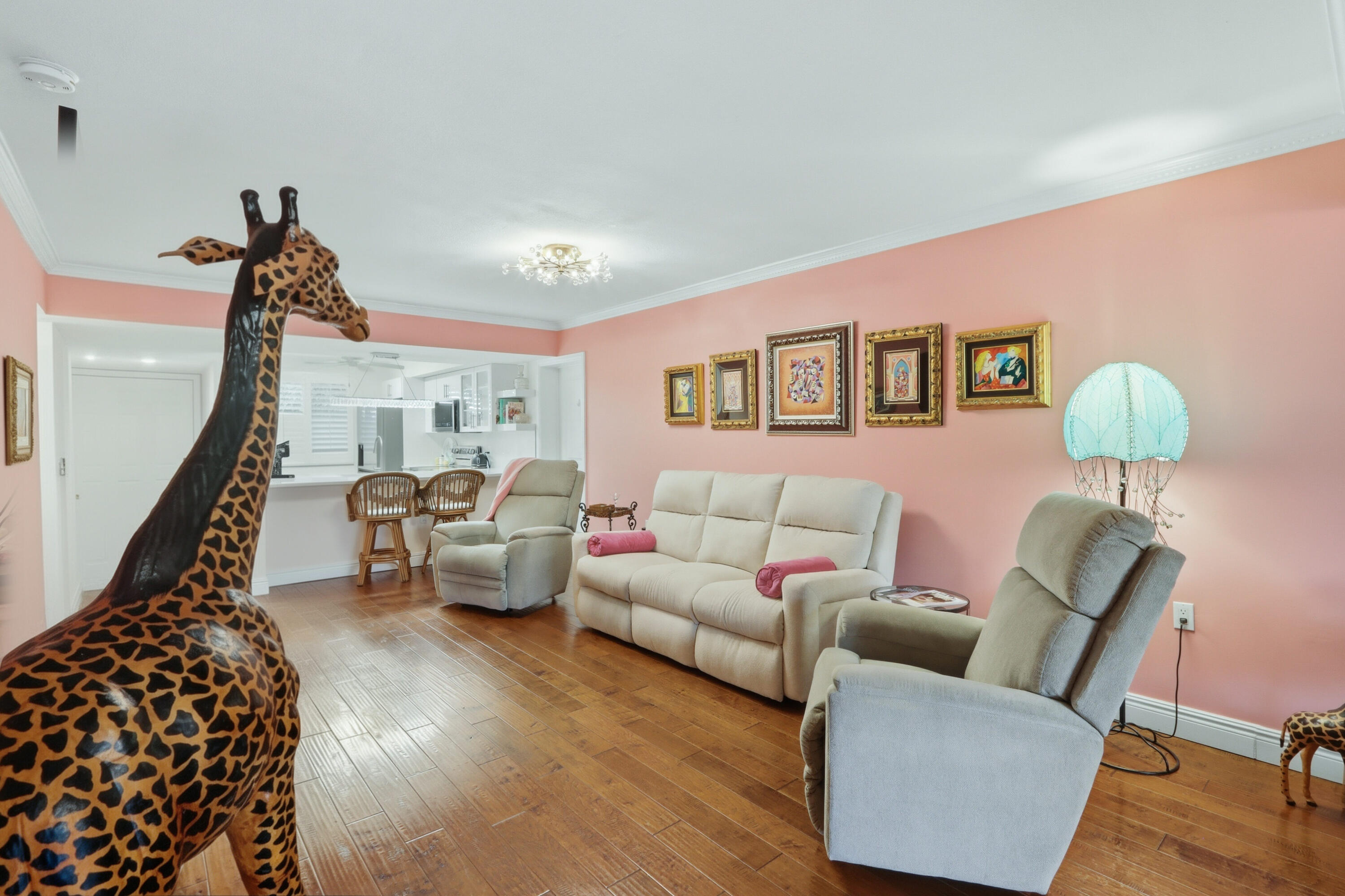 6133 Balboa Circle 302