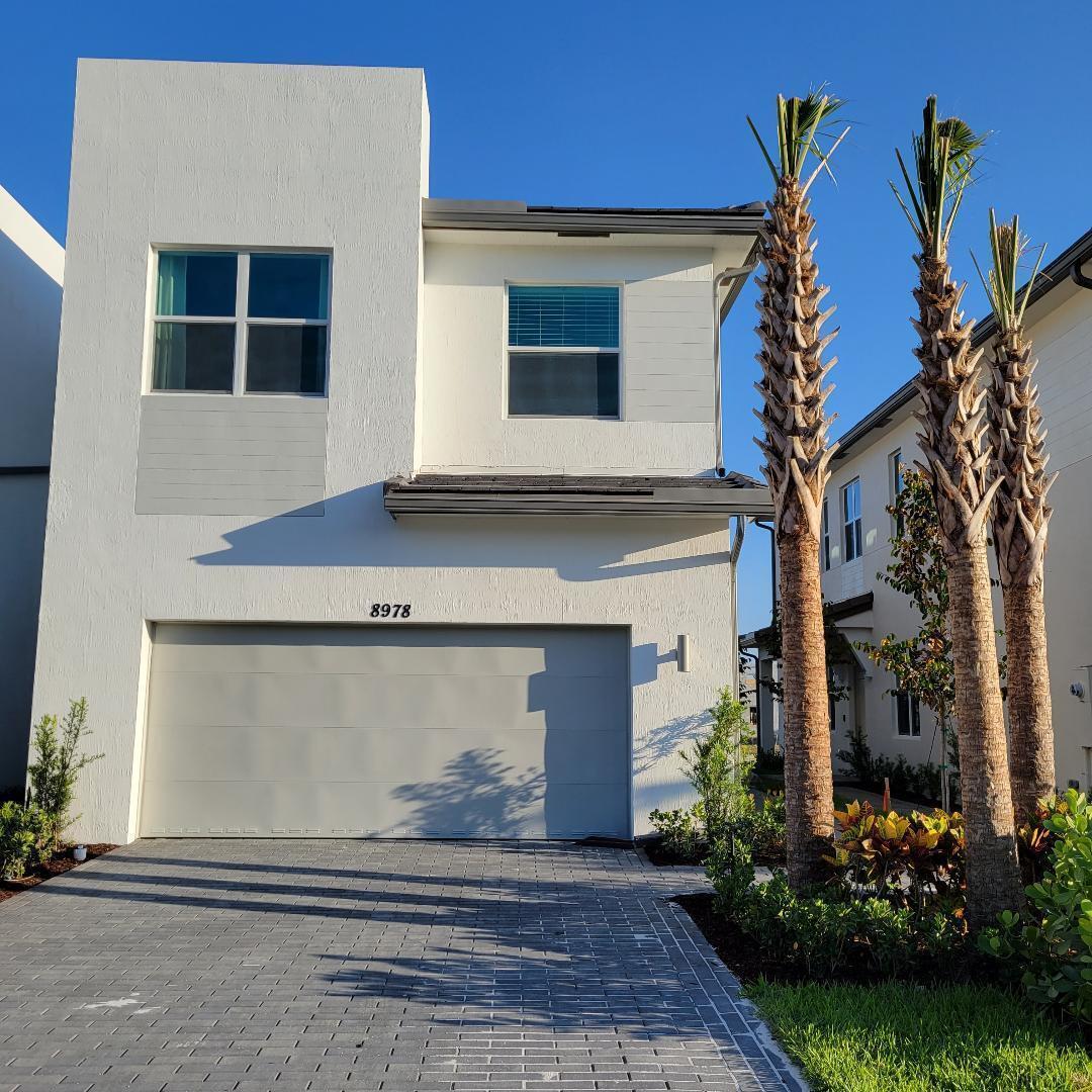 8978 Zevon Court