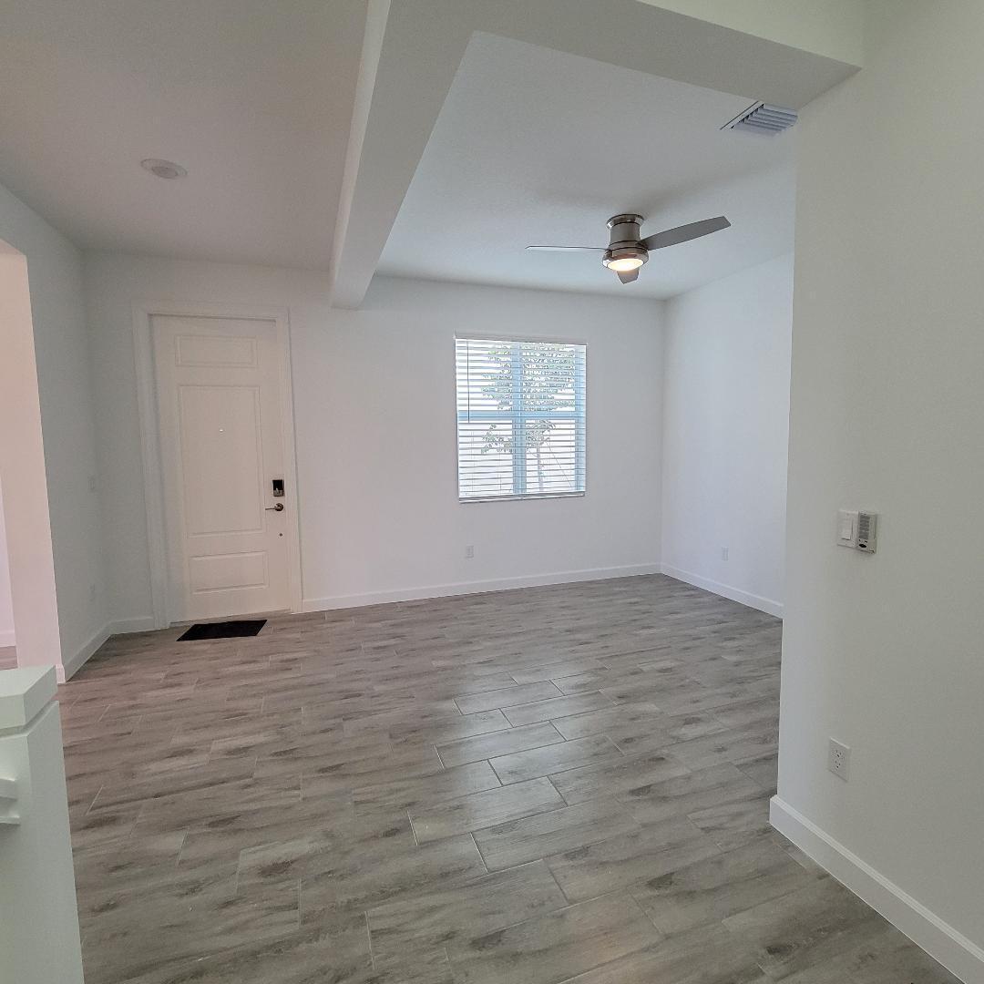8978 Zevon Court