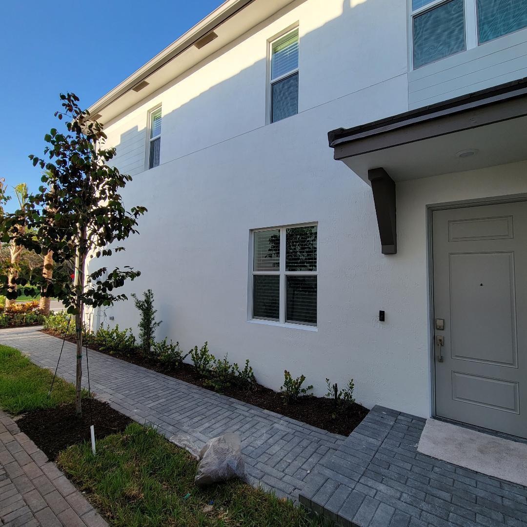 8978 Zevon Court