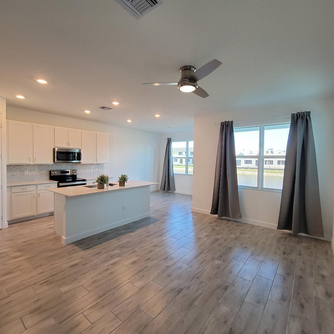 8978 Zevon Court