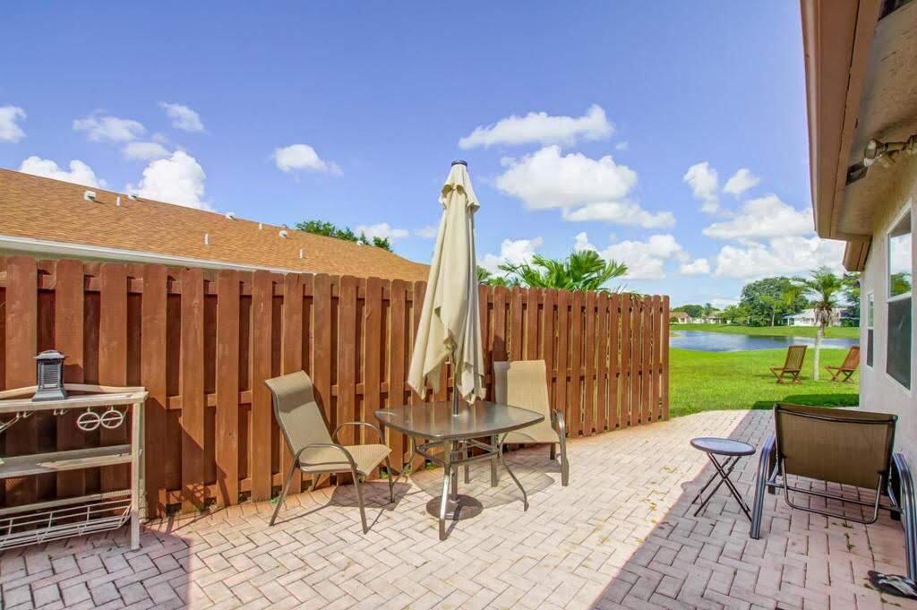 9709 Sunny Isle Circle