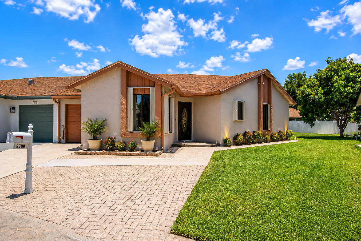 9709 Sunny Isle Circle