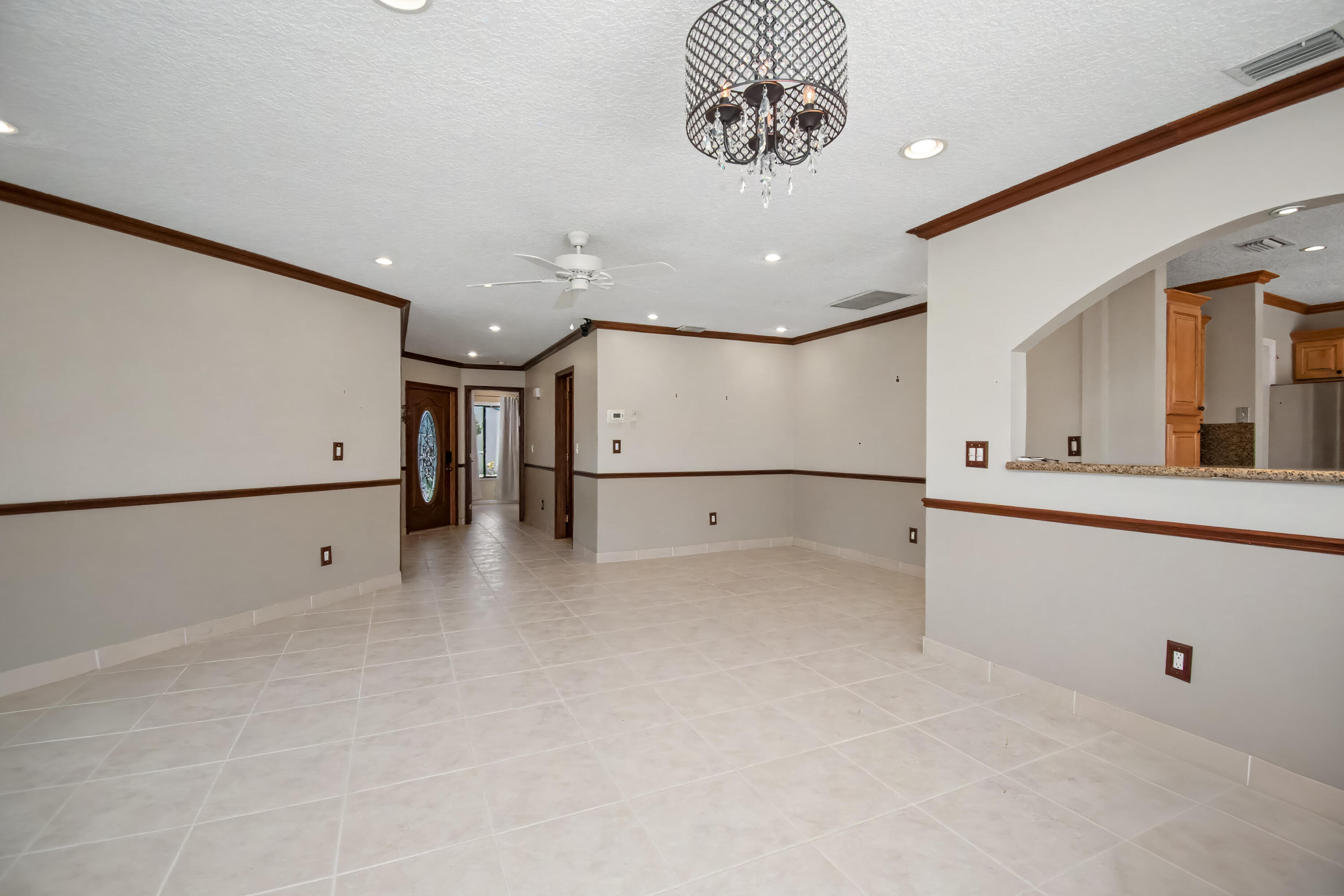 9709 Sunny Isle Circle
