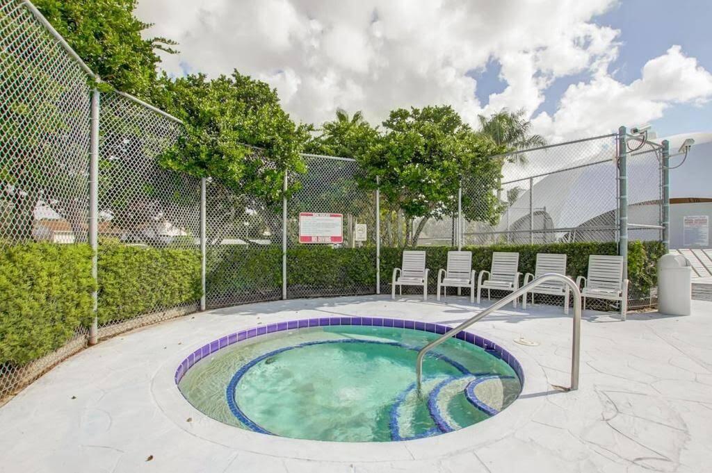 9709 Sunny Isle Circle