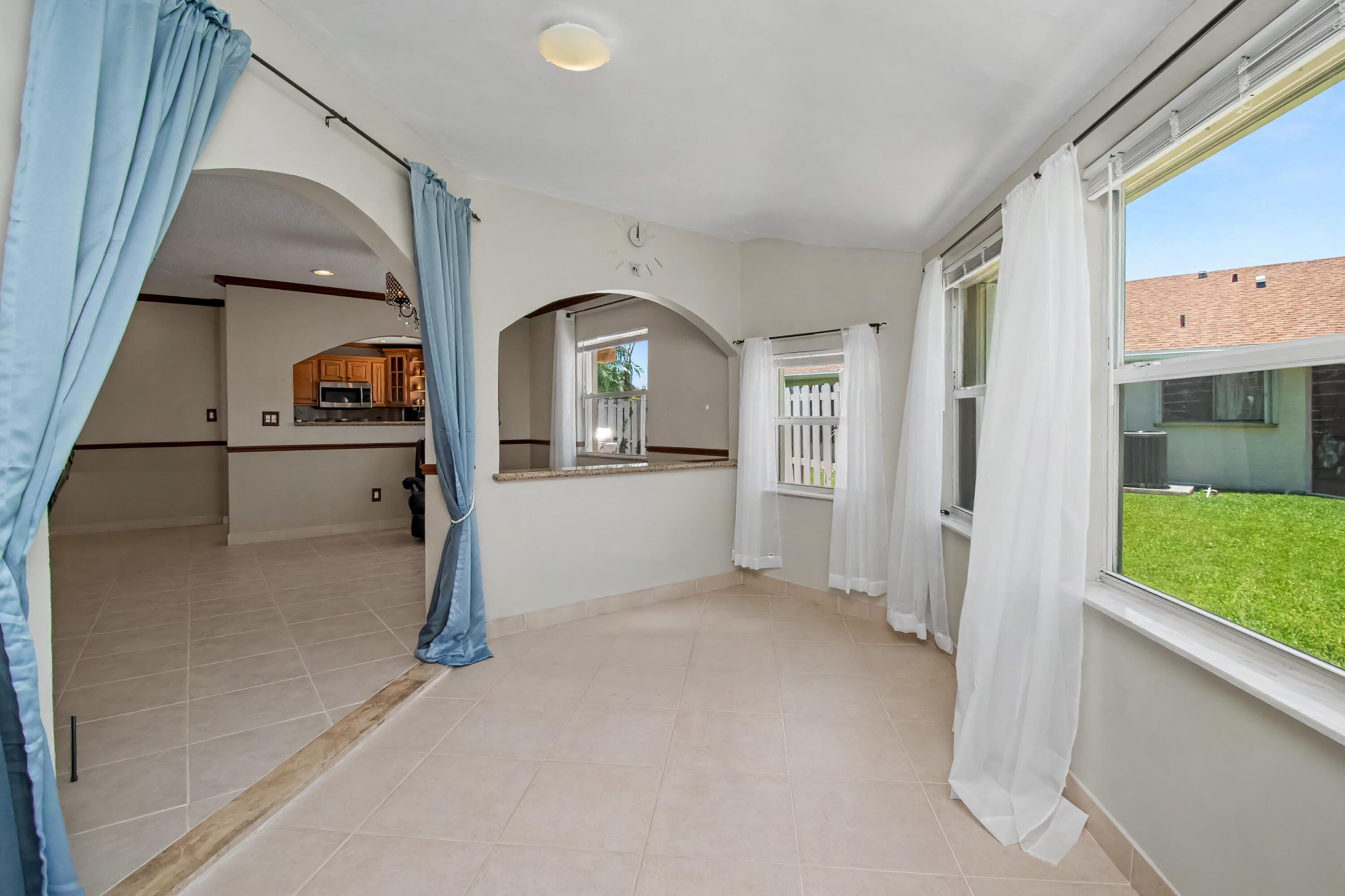 9709 Sunny Isle Circle