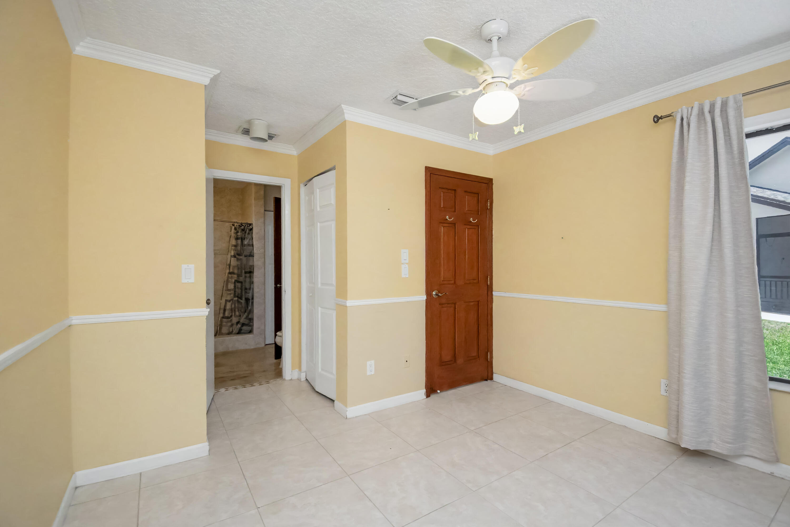 9709 Sunny Isle Circle