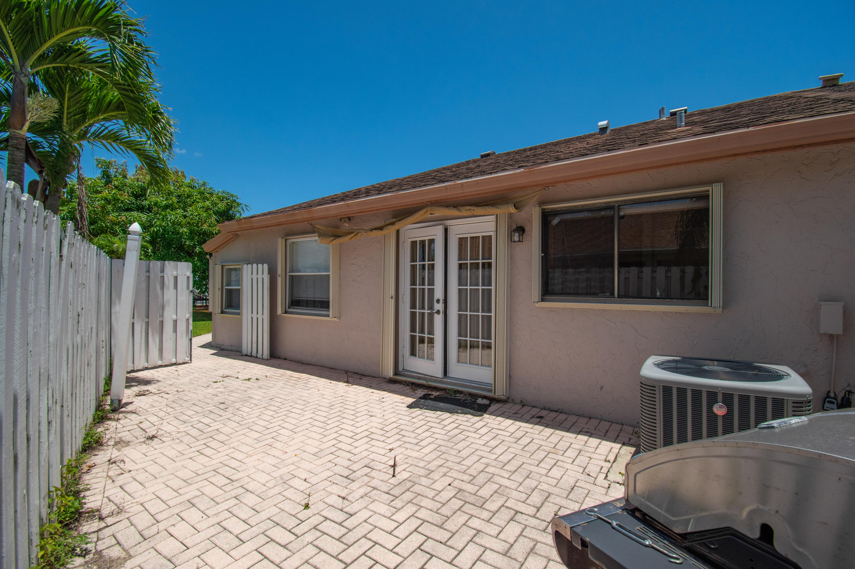 9709 Sunny Isle Circle