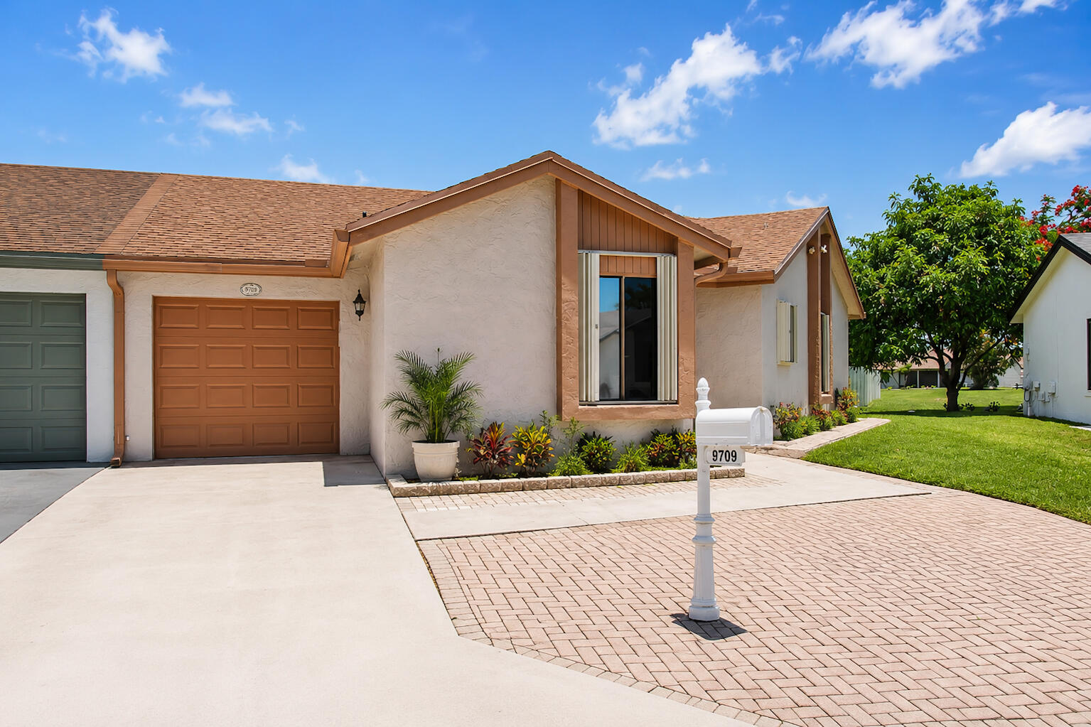 9709 Sunny Isle Circle