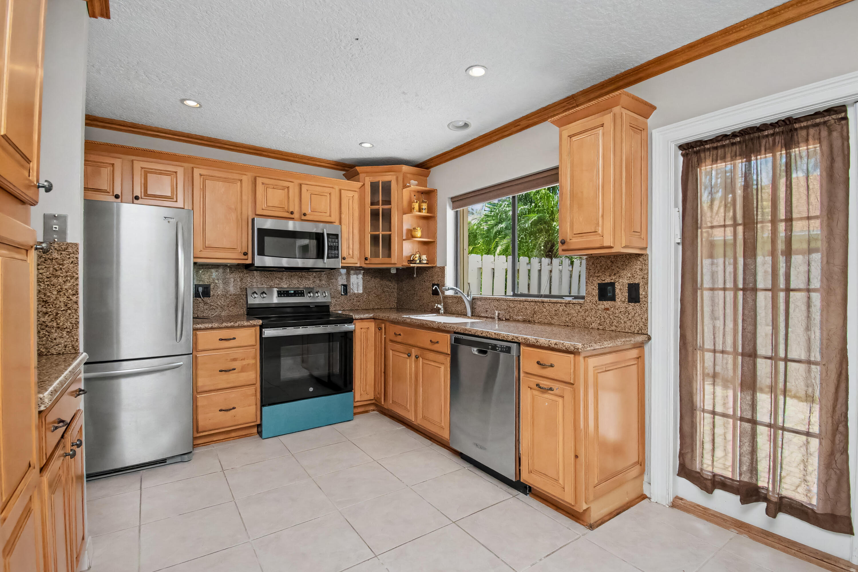 9709 Sunny Isle Circle