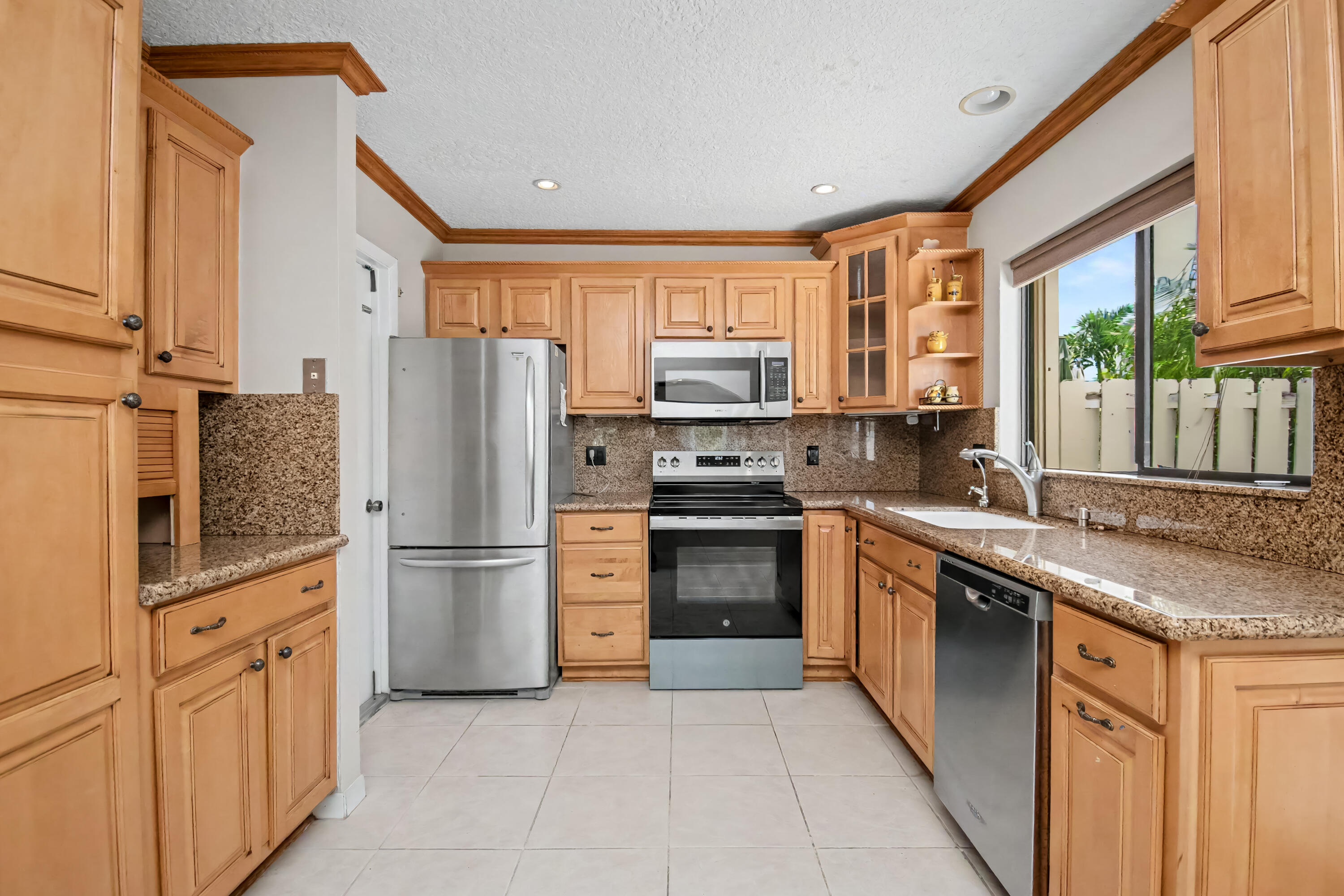 9709 Sunny Isle Circle