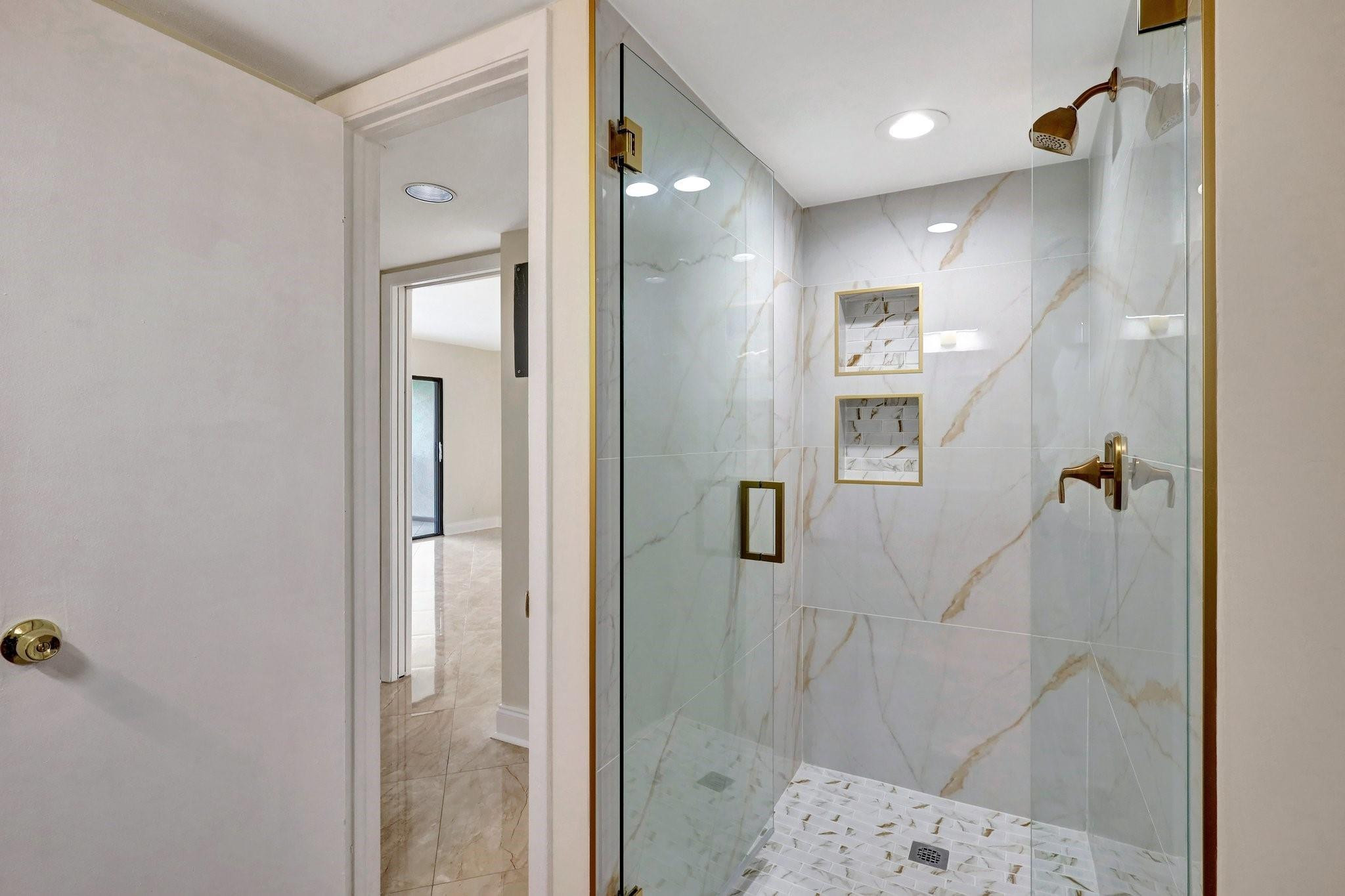 14460 Strathmore Lane