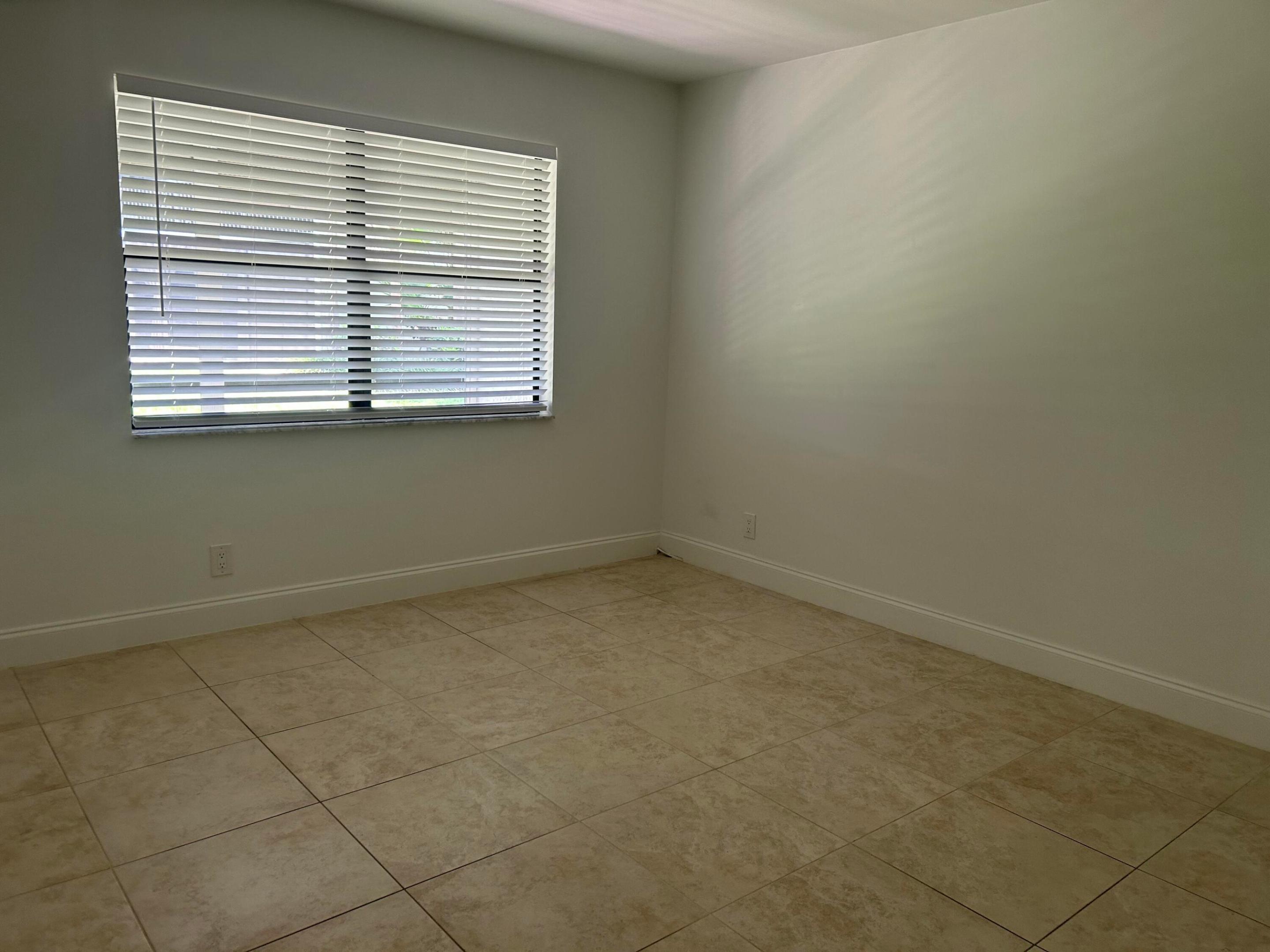 1290 S Military Trail 414