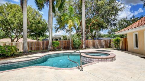 6813 Viento Way