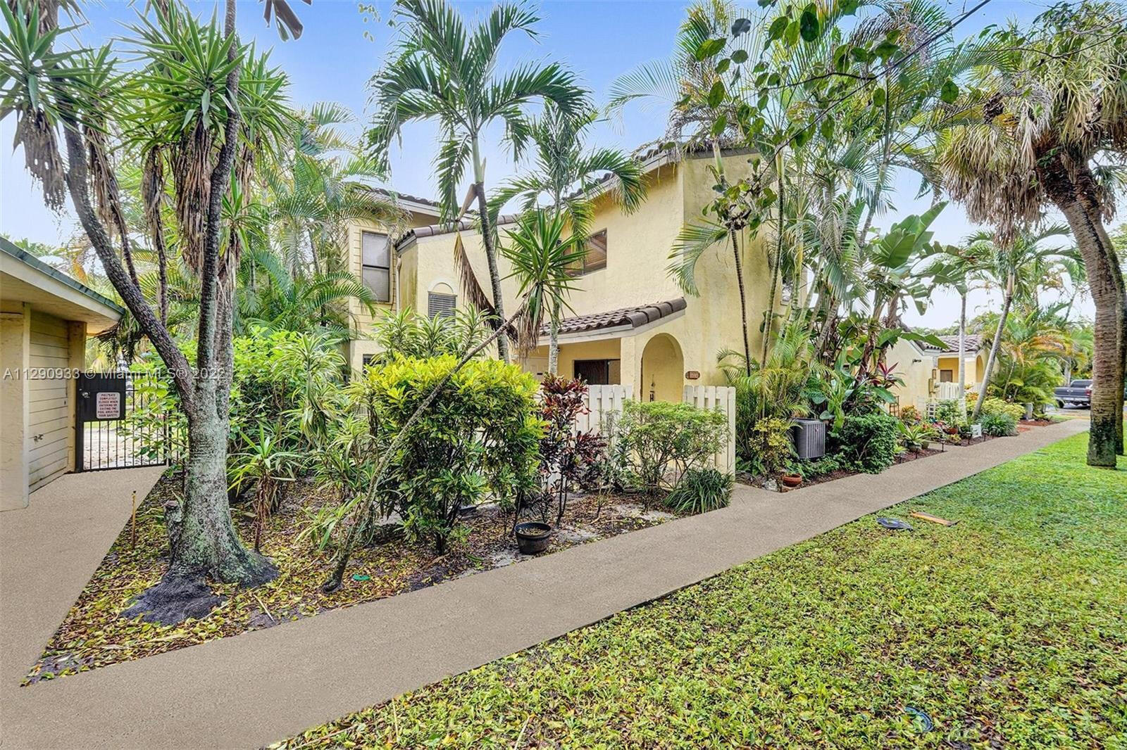 22322 Pineapple Walk Drive