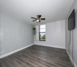 12 Royal Palm Way 6060