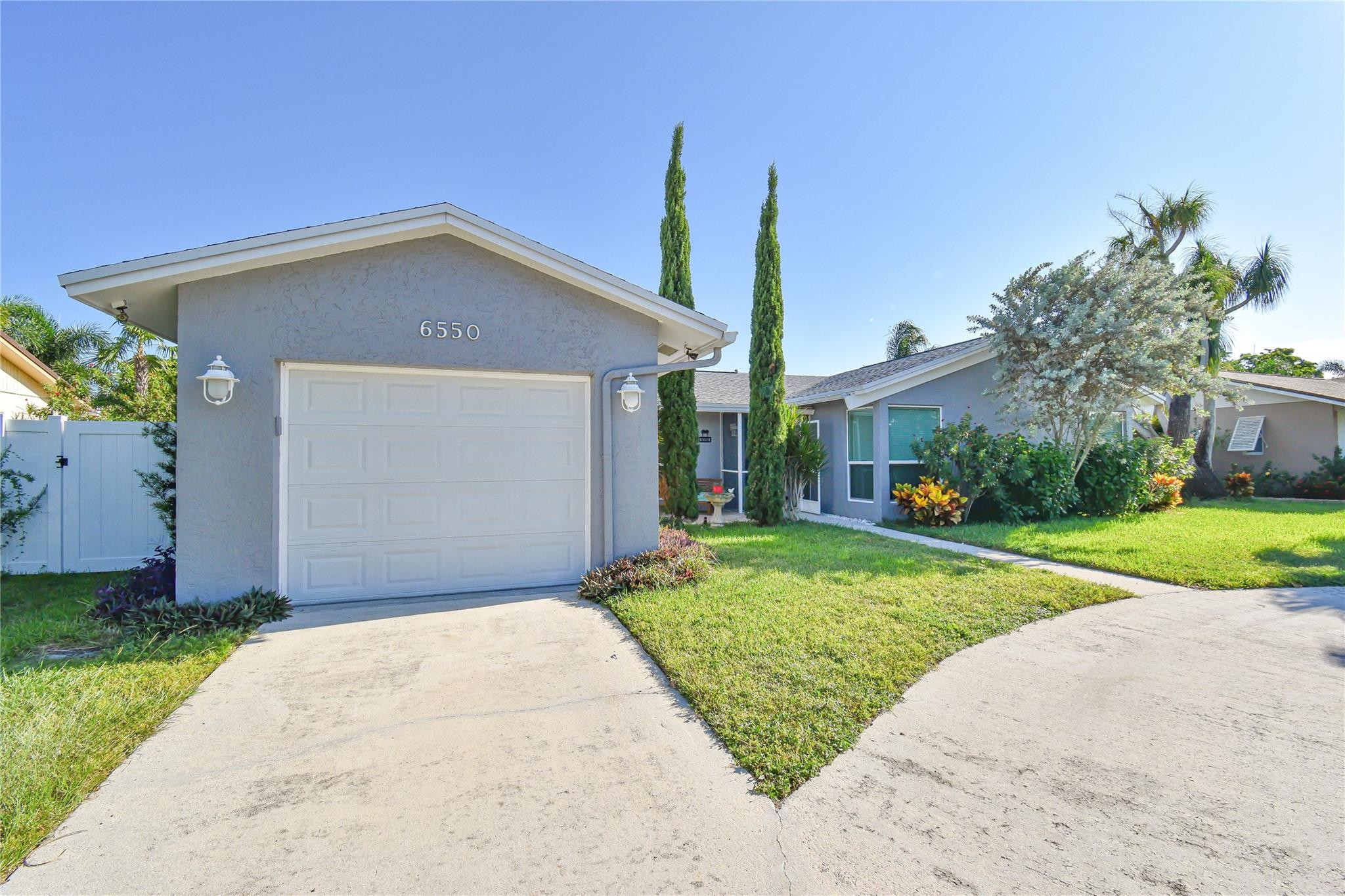 6550 Country Wood Way