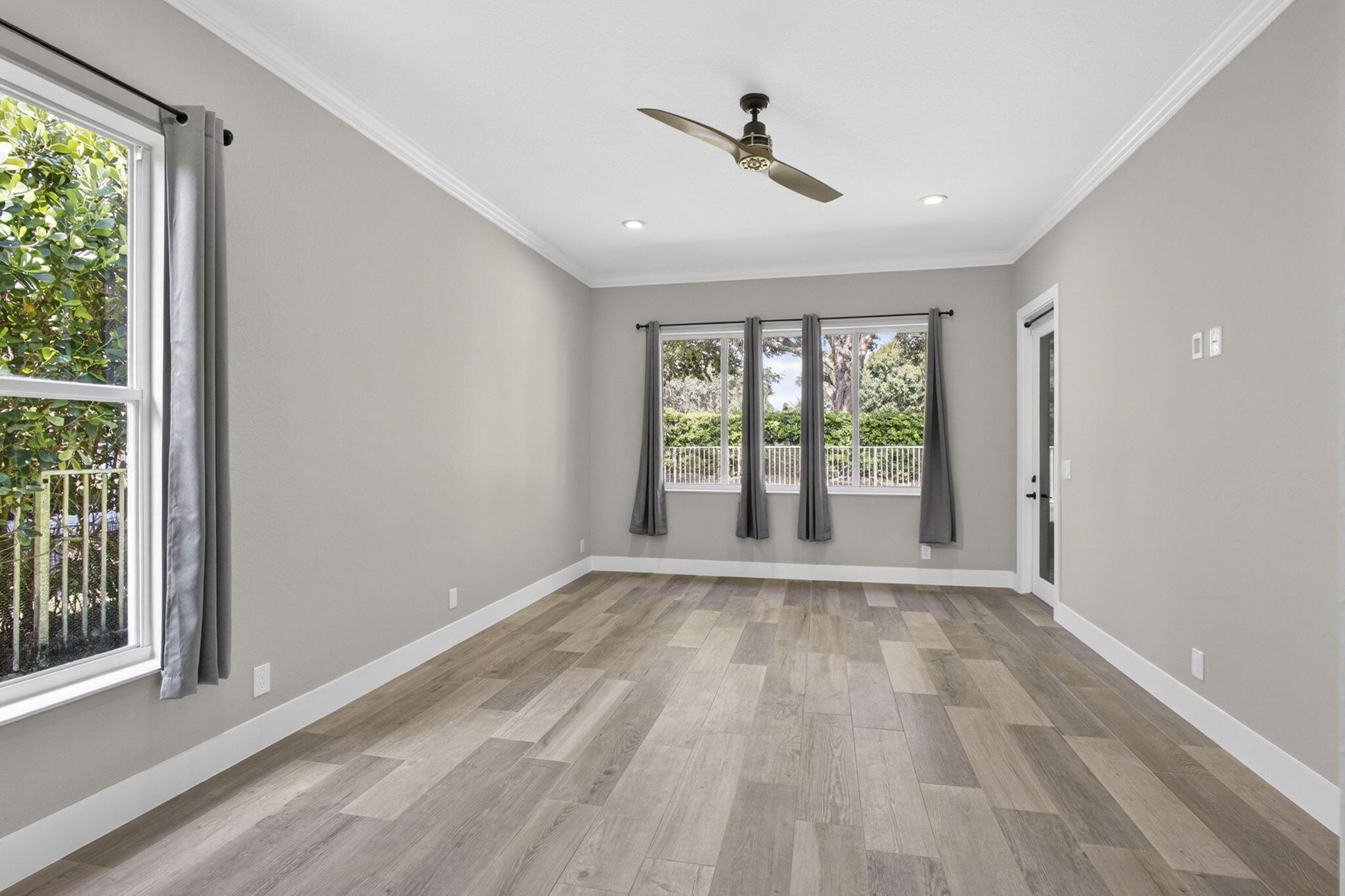 4293 Mariners Cove Drive