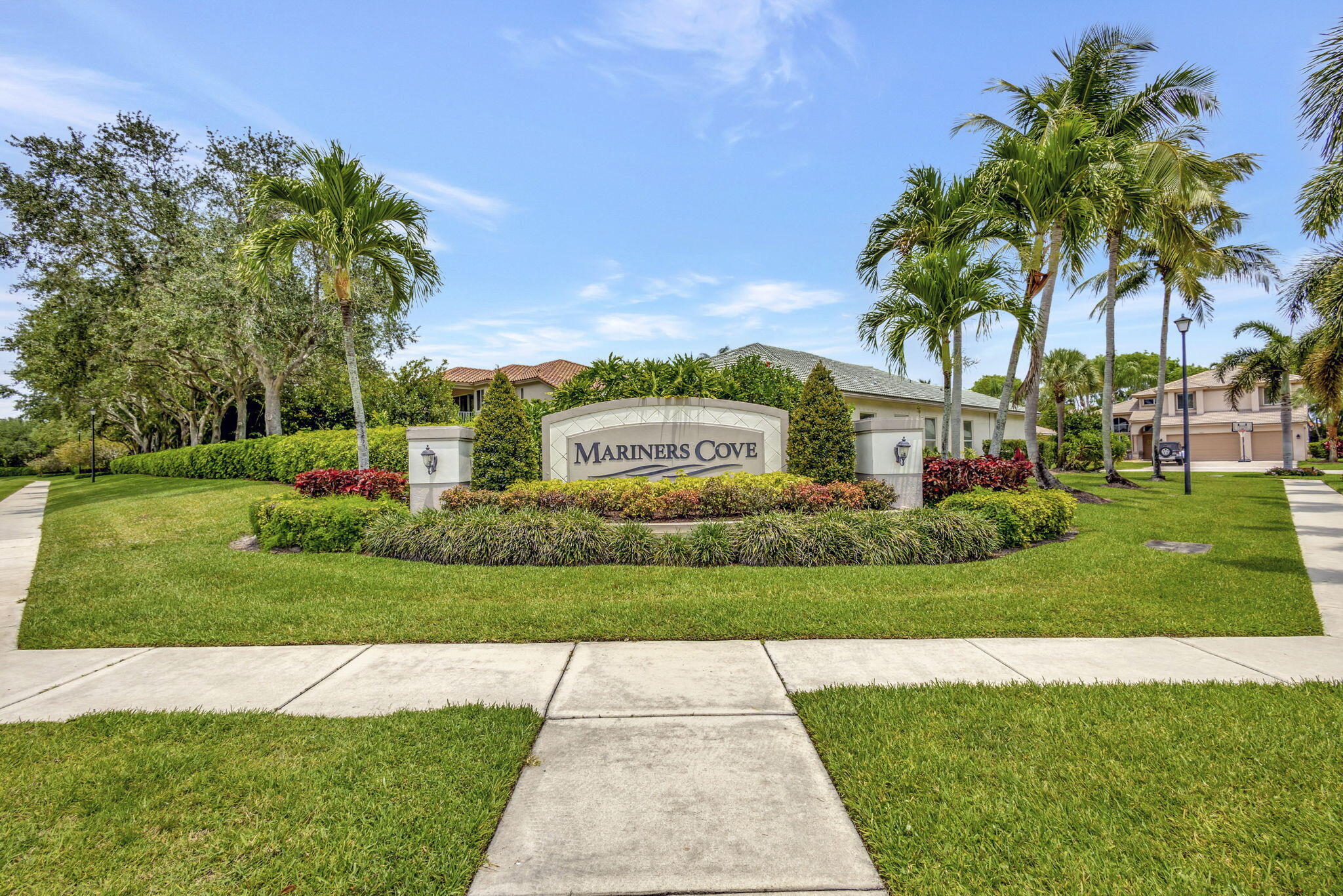 4293 Mariners Cove Drive