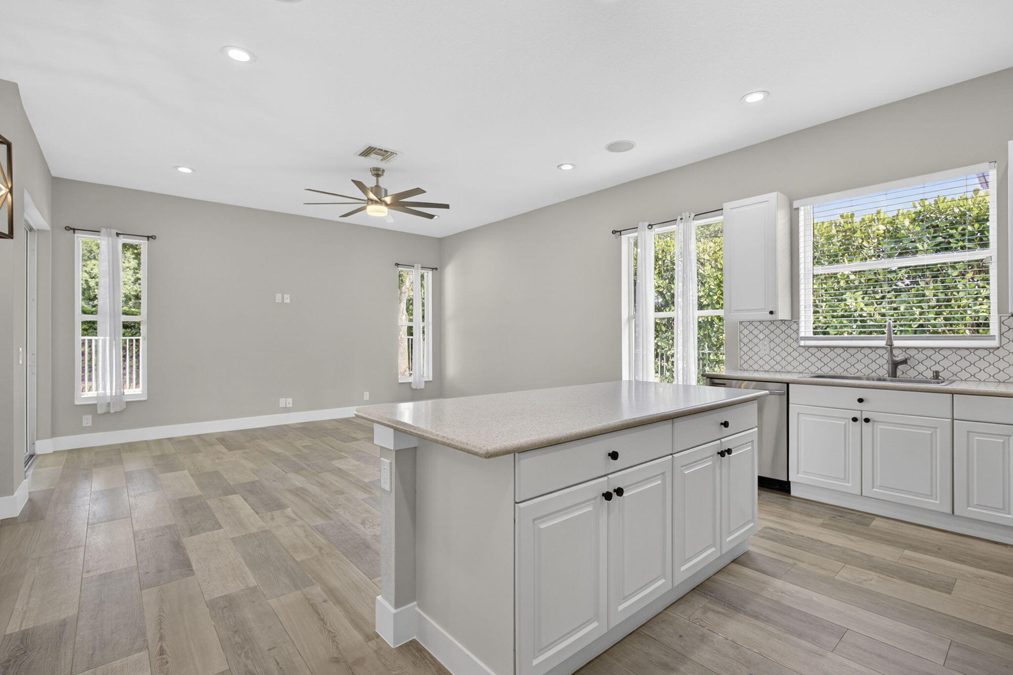 4293 Mariners Cove Drive
