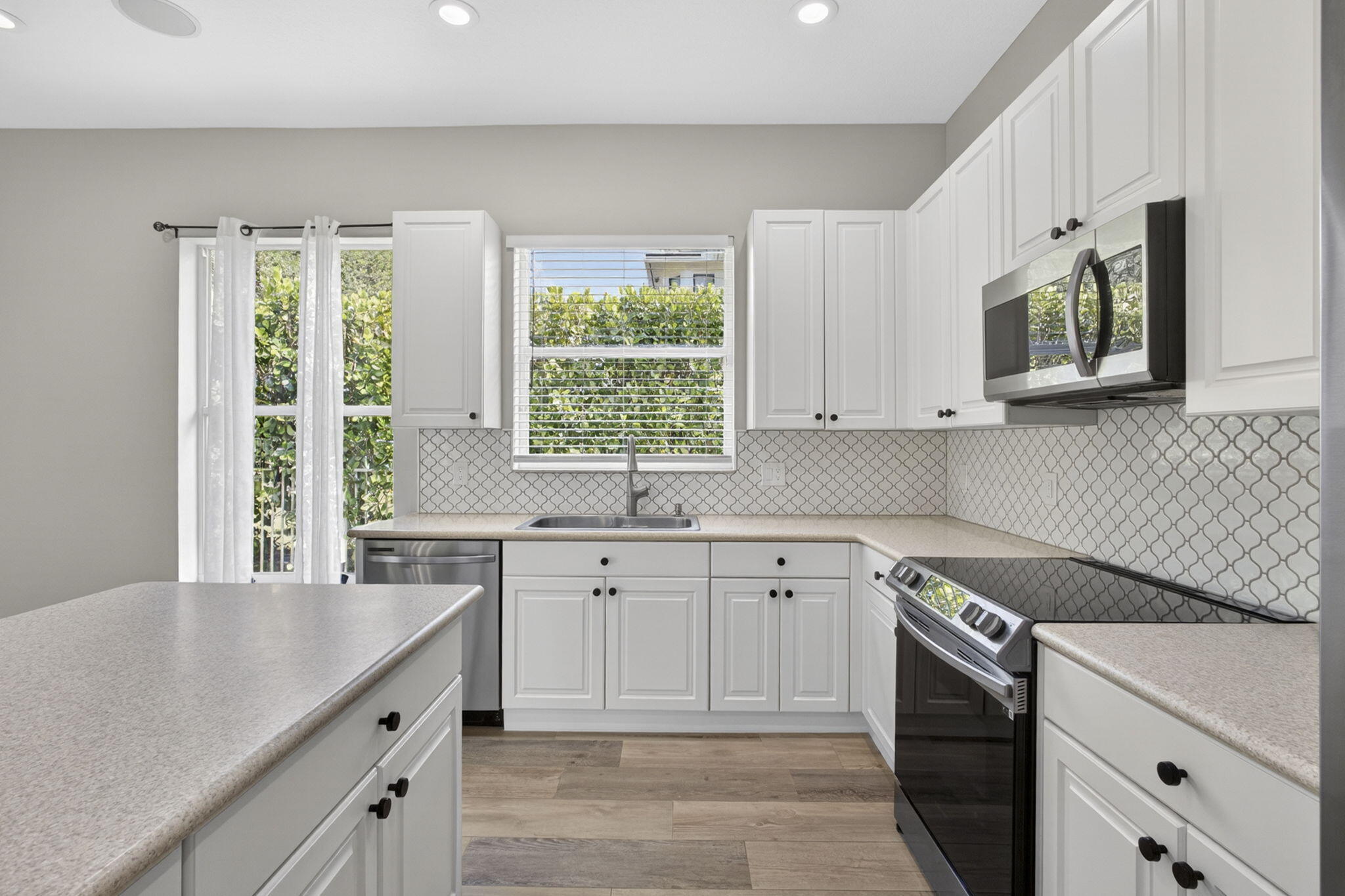 4293 Mariners Cove Drive