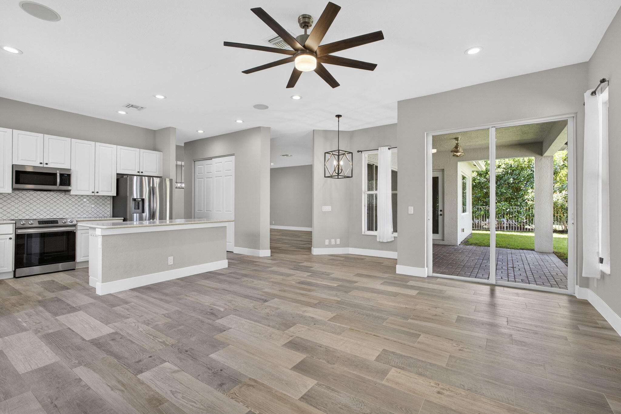 4293 Mariners Cove Drive