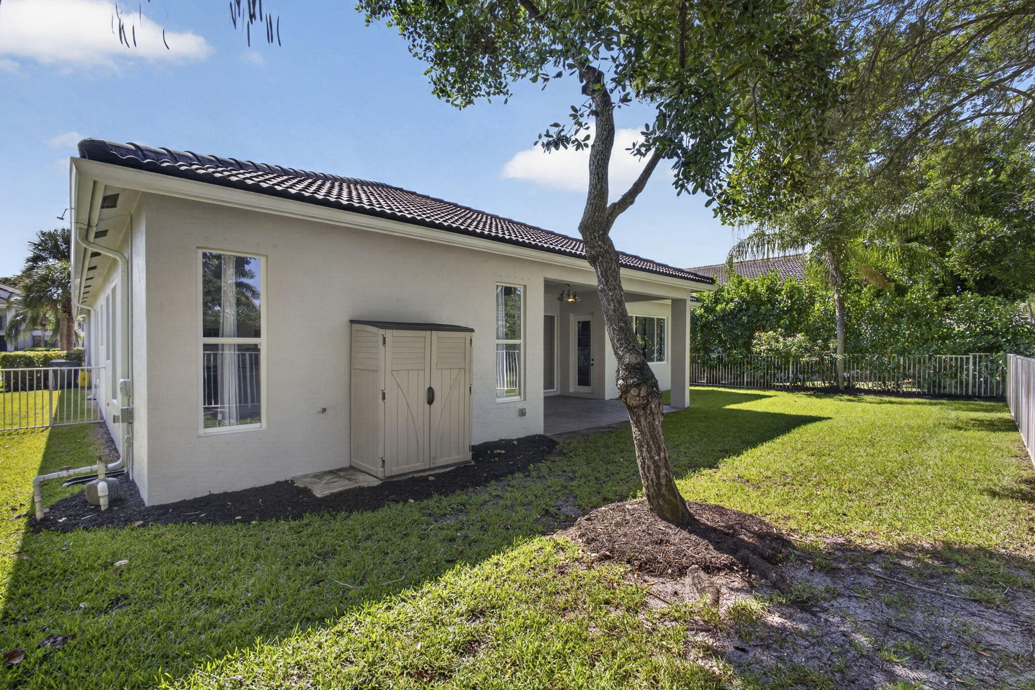 4293 Mariners Cove Drive