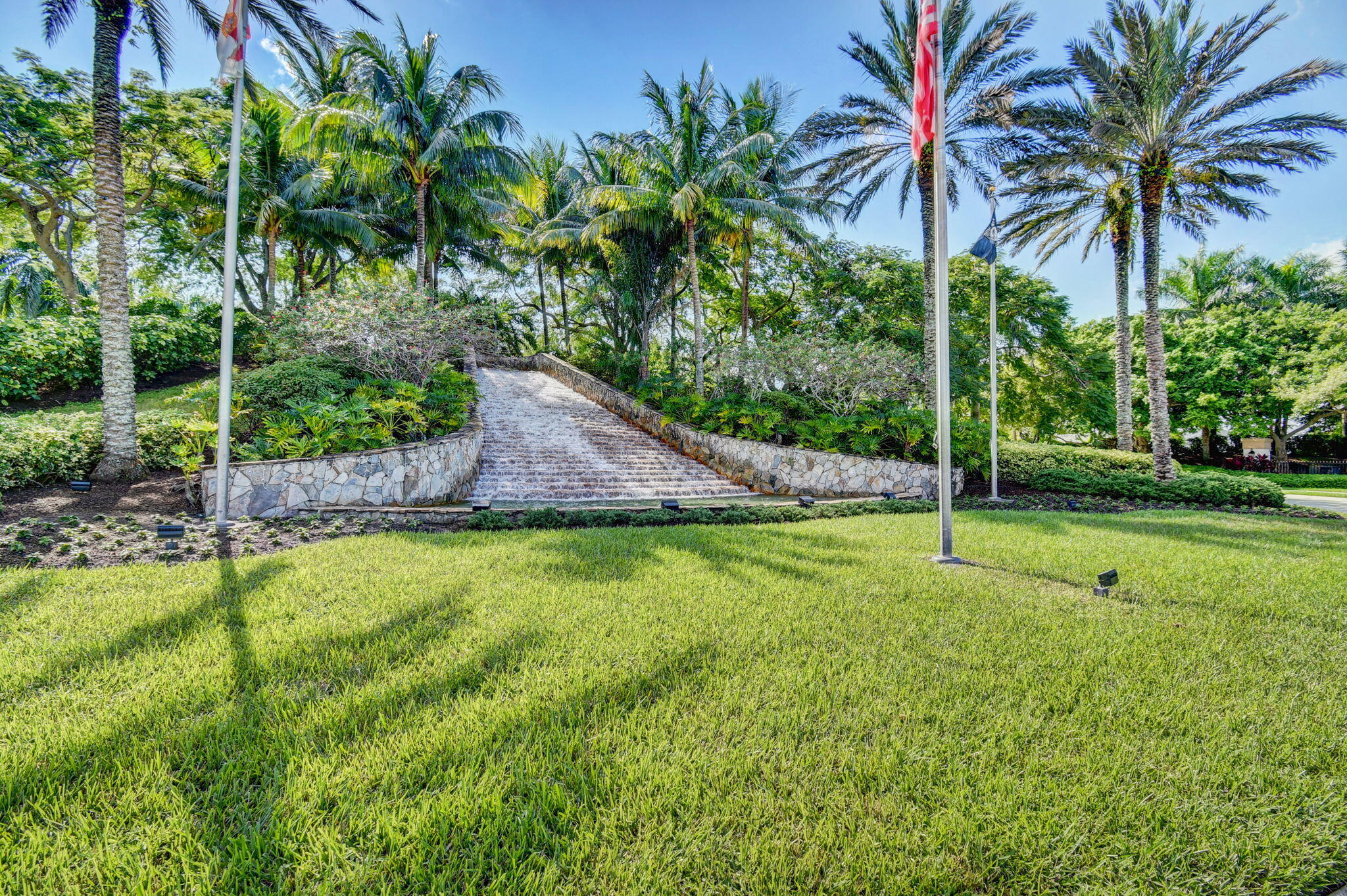 4293 Mariners Cove Drive