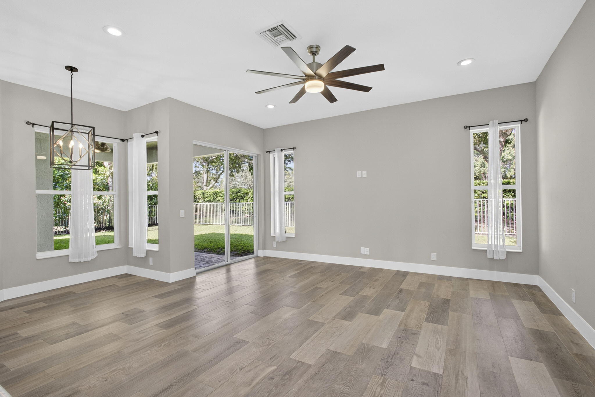 4293 Mariners Cove Drive