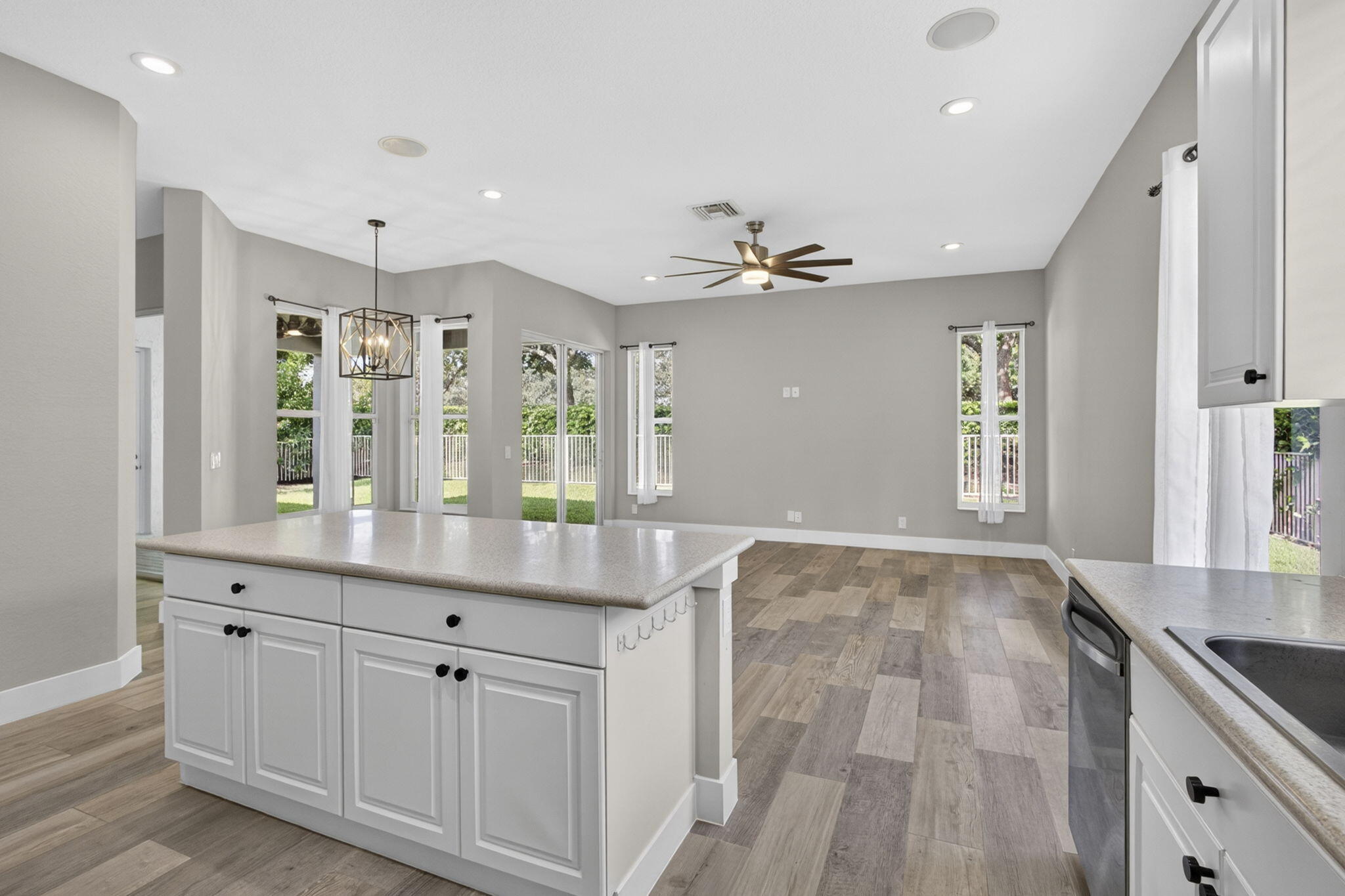 4293 Mariners Cove Drive