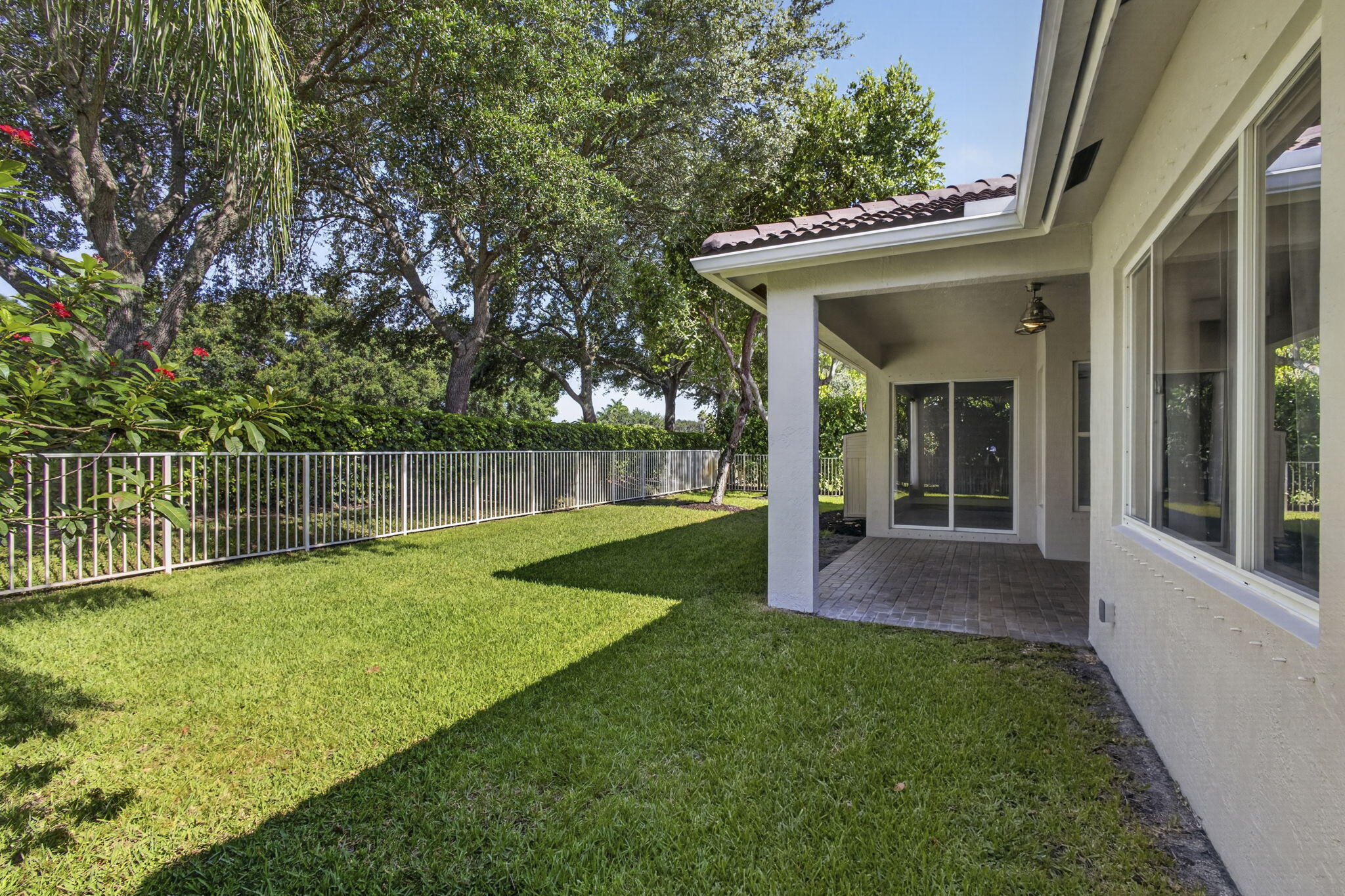 4293 Mariners Cove Drive