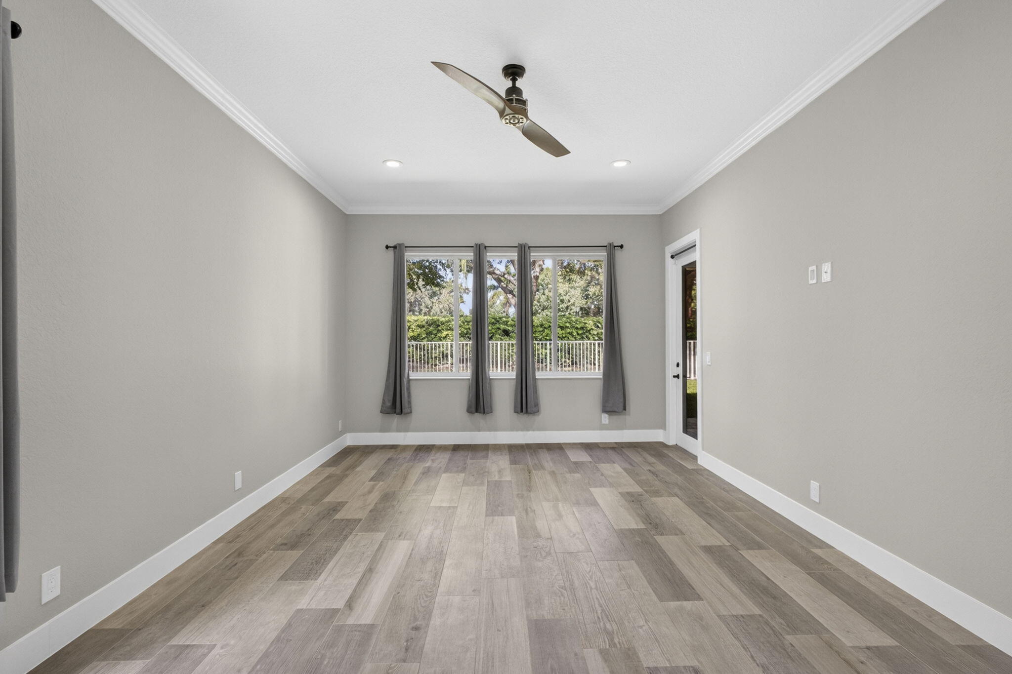 4293 Mariners Cove Drive