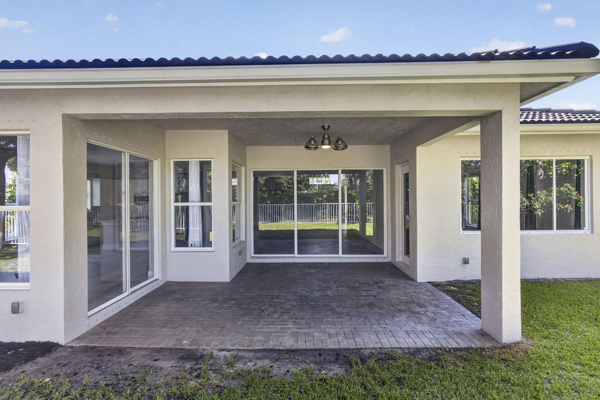 4293 Mariners Cove Drive