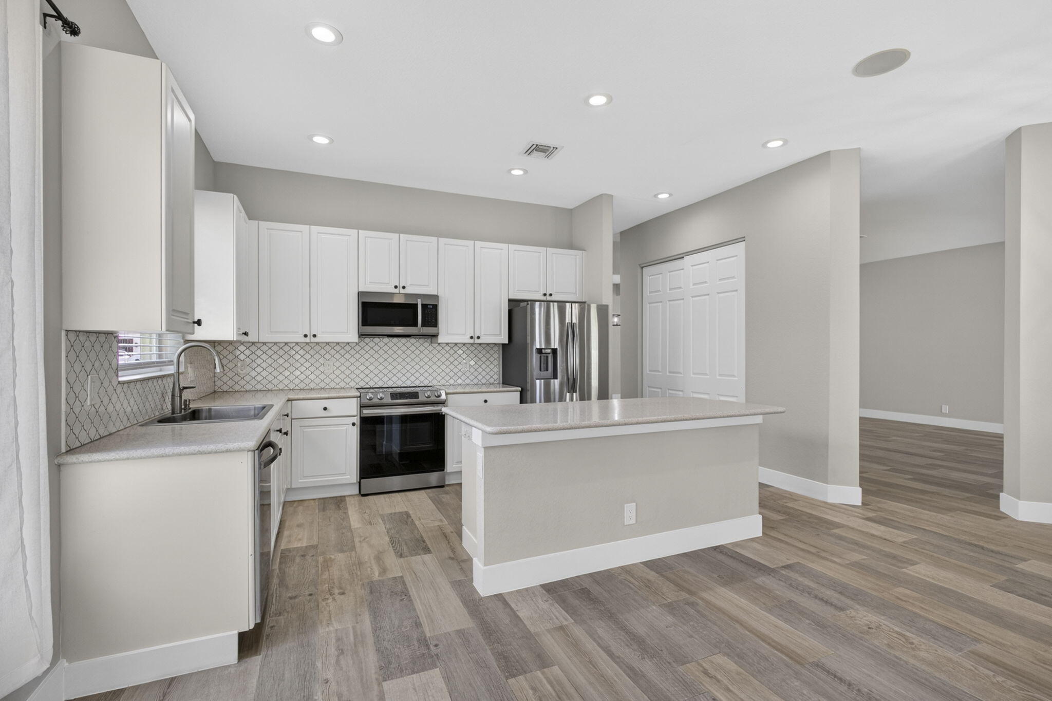 4293 Mariners Cove Drive